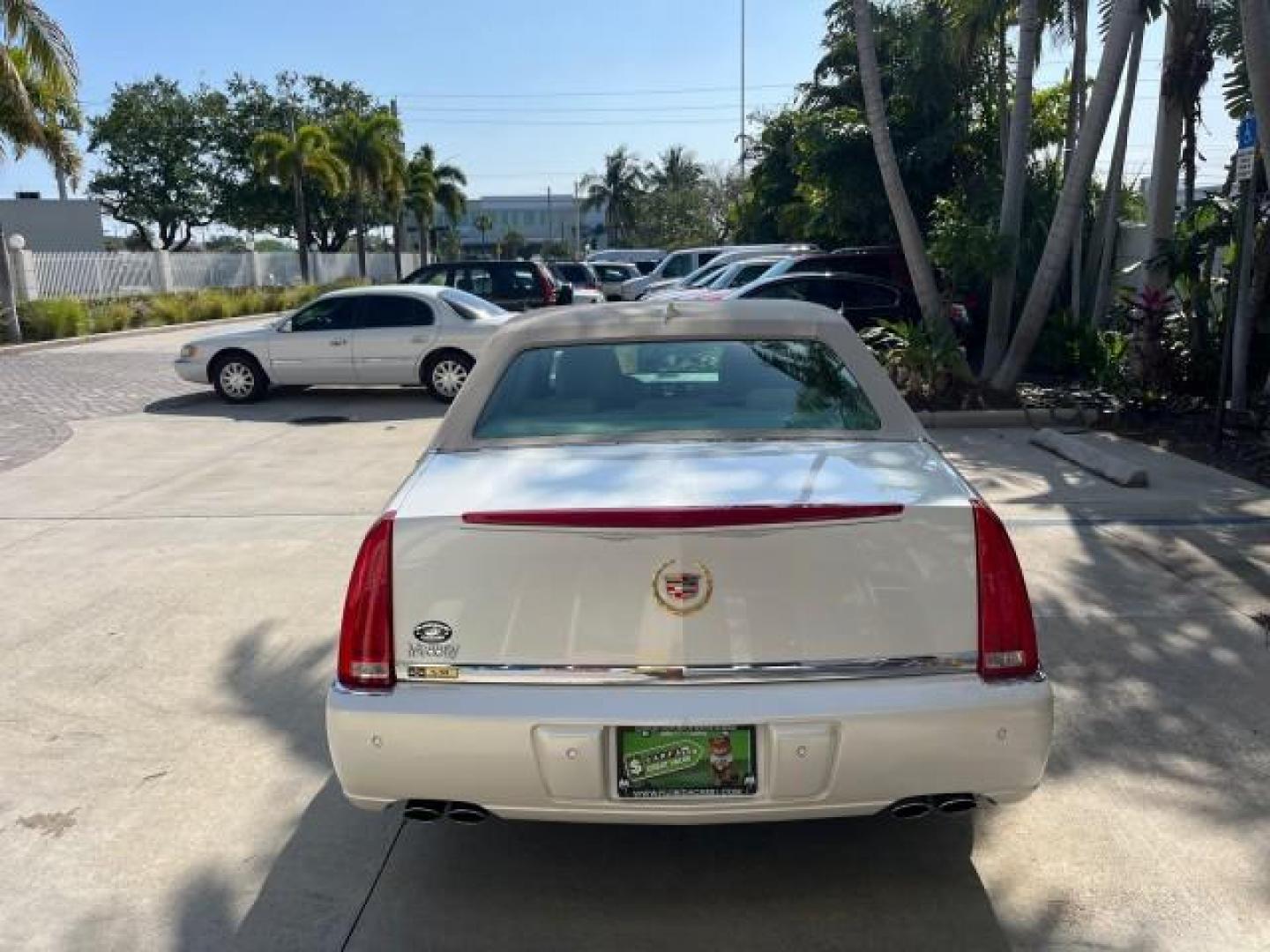 2011 White Diamond Tricoat /Shale/Cocoa Cadillac DTS Luxury Collection LOW MILES 62,193 (1G6KD5E66BU) with an Northstar 4.6L DOHC V8 Engine engine, Automatic transmission, located at 4701 North Dixie Hwy, Pompano Beach, FL, 33064, (954) 422-2889, 26.240938, -80.123474 - 2011 CADILLAC DTS LUXURY COLLECTION NEW $ 55,125 ROAD READY VIN: 1G6KD5E66BU122853 NO ACCIDENTS NO RECALLS SEDAN 4 DR CLEAN BEAUTIFIL FLORIDA OWNER 4.6L V8 4.6L V8 F DOHC 32V 17 SERVICE RECORDS POWER LEATHER SEATS GASOLINE LOW MILES 62,193 DUAL AC POWER SUNROOF FRONT WHEEL DRIVE LUXURY COLLECTION PA - Photo#6