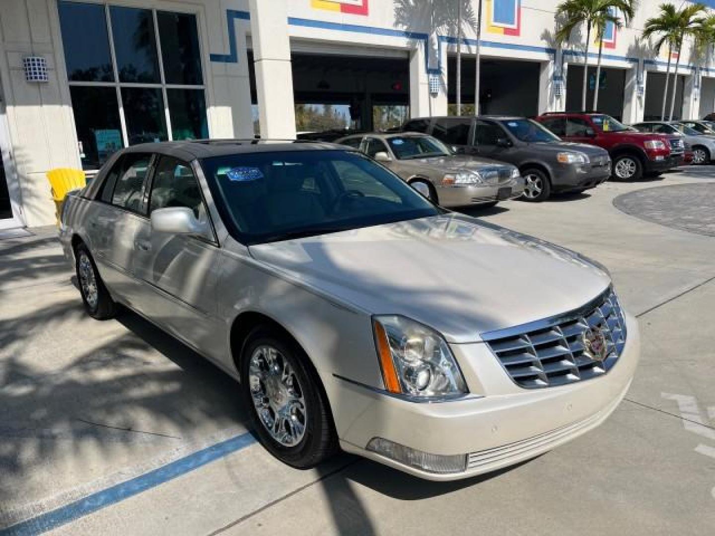 2011 White Diamond Tricoat /Shale/Cocoa Cadillac DTS Luxury Collection LOW MILES 62,193 (1G6KD5E66BU) with an Northstar 4.6L DOHC V8 Engine engine, Automatic transmission, located at 4701 North Dixie Hwy, Pompano Beach, FL, 33064, (954) 422-2889, 26.240938, -80.123474 - 2011 CADILLAC DTS LUXURY COLLECTION NEW $ 55,125 ROAD READY VIN: 1G6KD5E66BU122853 NO ACCIDENTS NO RECALLS SEDAN 4 DR CLEAN BEAUTIFIL FLORIDA OWNER 4.6L V8 4.6L V8 F DOHC 32V 17 SERVICE RECORDS POWER LEATHER SEATS GASOLINE LOW MILES 62,193 DUAL AC POWER SUNROOF FRONT WHEEL DRIVE LUXURY COLLECTION PA - Photo#77