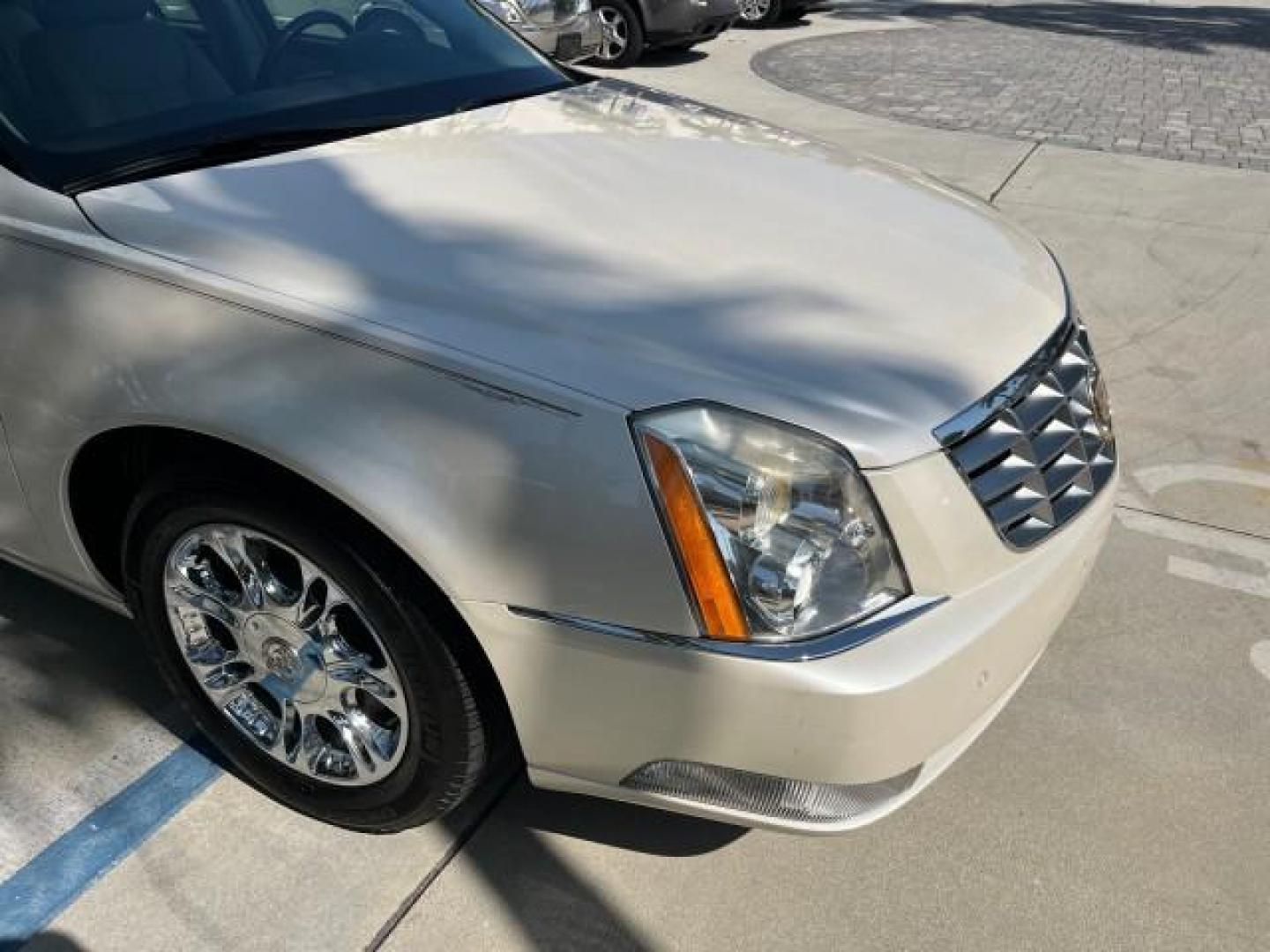 2011 White Diamond Tricoat /Shale/Cocoa Cadillac DTS Luxury Collection LOW MILES 62,193 (1G6KD5E66BU) with an Northstar 4.6L DOHC V8 Engine engine, Automatic transmission, located at 4701 North Dixie Hwy, Pompano Beach, FL, 33064, (954) 422-2889, 26.240938, -80.123474 - 2011 CADILLAC DTS LUXURY COLLECTION NEW $ 55,125 ROAD READY VIN: 1G6KD5E66BU122853 NO ACCIDENTS NO RECALLS SEDAN 4 DR CLEAN BEAUTIFIL FLORIDA OWNER 4.6L V8 4.6L V8 F DOHC 32V 17 SERVICE RECORDS POWER LEATHER SEATS GASOLINE LOW MILES 62,193 DUAL AC POWER SUNROOF FRONT WHEEL DRIVE LUXURY COLLECTION PA - Photo#86