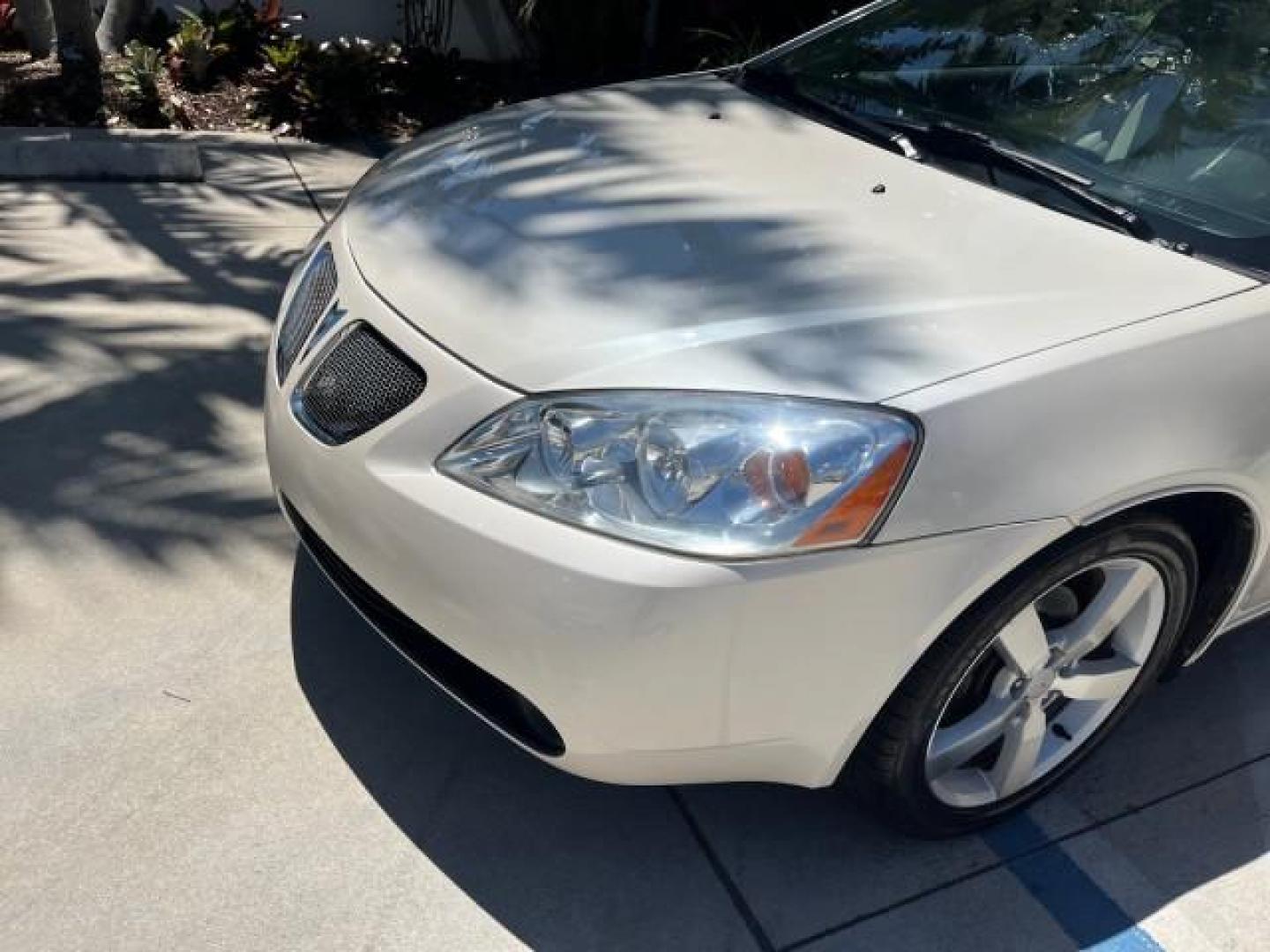 2008 White Diamond Tricoat /Light Taupe Pontiac G6 1 FL GT LOW MILES 32,089 (1G2ZH17N084) with an 3.5L VVT V6 SFI Engine engine, Automatic transmission, located at 4701 North Dixie Hwy, Pompano Beach, FL, 33064, (954) 422-2889, 26.240938, -80.123474 - 2008 PONTIAC G6 GT ROAD READY 3.5L V6 VIN: 1G2ZH17N084233196 NO ACCIDENTS COUPE NO RECALLS 3.5L V6 F 1 OWNER FLORIDA GASOLINE LOW MILES 32,089 FRONT WHEEL DRIVE POWER LEATHER SEATS 10 SERVICE RECORDS Anti-Theft System Chrome Exhaust Tip Connected Car Cruise Control Curtain Airbags Electronic Tractio - Photo#74