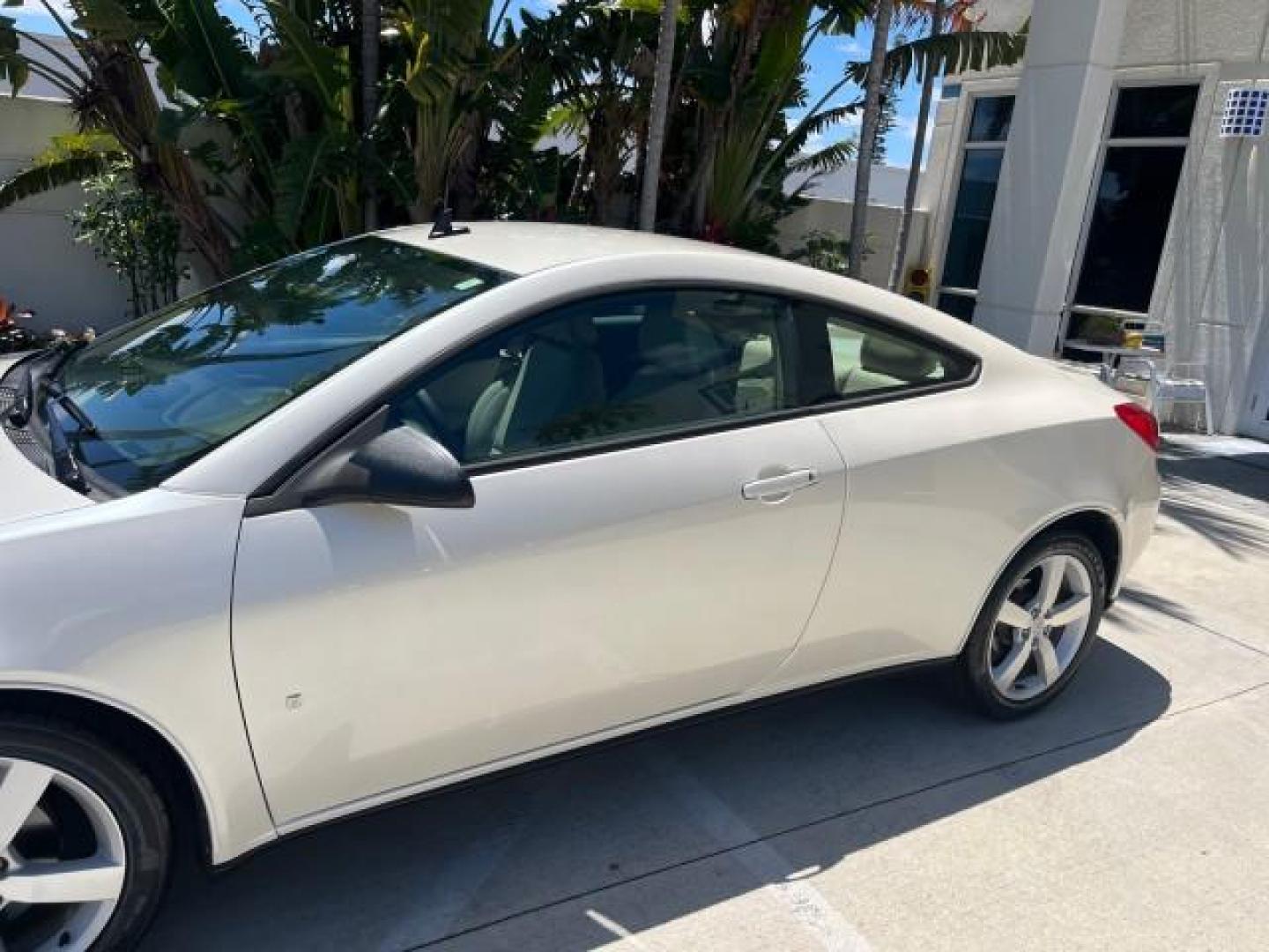 2008 White Diamond Tricoat /Light Taupe Pontiac G6 1 FL GT LOW MILES 32,089 (1G2ZH17N084) with an 3.5L VVT V6 SFI Engine engine, Automatic transmission, located at 4701 North Dixie Hwy, Pompano Beach, FL, 33064, (954) 422-2889, 26.240938, -80.123474 - 2008 PONTIAC G6 GT ROAD READY 3.5L V6 VIN: 1G2ZH17N084233196 NO ACCIDENTS COUPE NO RECALLS 3.5L V6 F 1 OWNER FLORIDA GASOLINE LOW MILES 32,089 FRONT WHEEL DRIVE POWER LEATHER SEATS 10 SERVICE RECORDS Anti-Theft System Chrome Exhaust Tip Connected Car Cruise Control Curtain Airbags Electronic Tractio - Photo#75