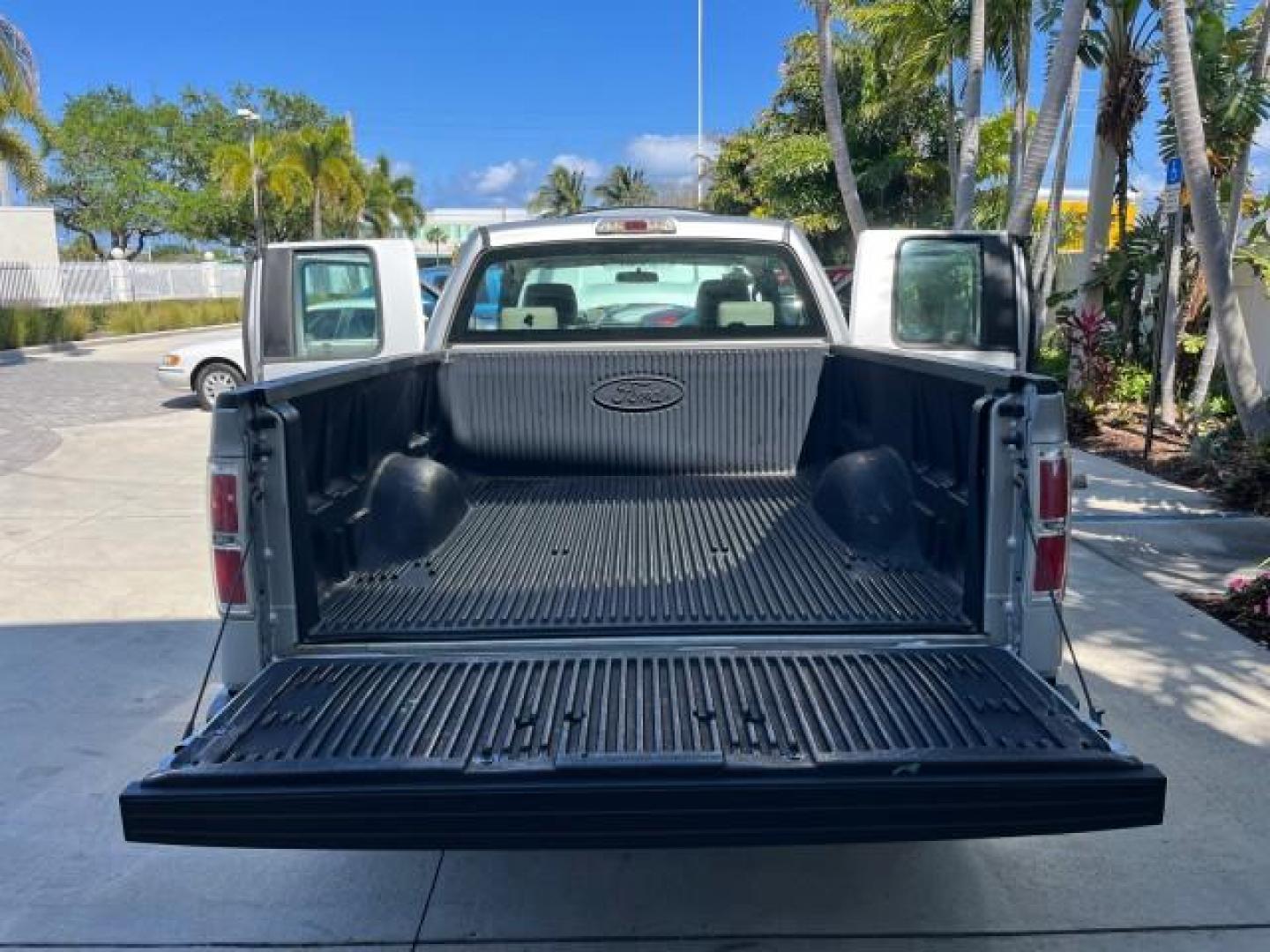 2009 Brilliant Silver Metallic /Stone Ford F-150 1 FL XL LOW MILES 36,855 (1FTRX12W99K) with an 4.6L 3v EFI V8 Engine engine, Automatic transmission, located at 4701 North Dixie Hwy, Pompano Beach, FL, 33064, (954) 422-2889, 26.240938, -80.123474 - 2009 FORD F-150 XL ROAD READY WORK READY VIN: 1FTRX12W99KB43072 NO ACCIDENTS NO RECALLS 4 DOOR EXTENDED CAB PICKUP 1 OWNER FLORIDA 4.6L V8 F SOHC 16V LOW MILES 36,855 4.6L V8 GASOLINE 14 SERVICE RECORDS REAR WHEEL DRIVE VINYL SEATS 6.6 FT BED 4X2 Alloy Wheels Anti-Theft System Curtain Airbags Electr - Photo#15