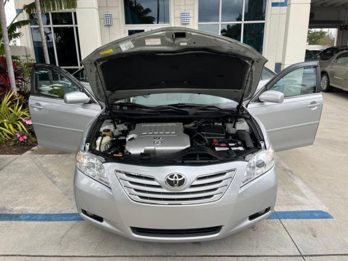 2007 Titanium Metallic /Ash Toyota Camry 1 FL XLE LOW MILES 71,994 (4T1BK46K27U) with an 3.5L DOHC MPFI VVT-i 24-Valve V6 Engine engine, Automatic transmission, located at 4701 North Dixie Hwy, Pompano Beach, FL, 33064, (954) 422-2889, 26.240938, -80.123474 - 2007 TOYOTA CAMRY XLE V6 ROAD READY 3.5L V6 VIN: 4T1BK46K27U024902 XLE LOW MILES 71,994 31MPG SEDAN 4 DR BLUETOOTH 1 OWNER FLORIDA 3.5L V6 F DOHC 24V PARK SENSORS NO ACCIDENTS NO RECALLS GASOLINE DUAL ZONE AC POWER LEATHER SEATS FRONT WHEEL DRIVE 19 SERVICE RECORDS POWER SUNROOF/MIRRORS Additional A - Photo#16