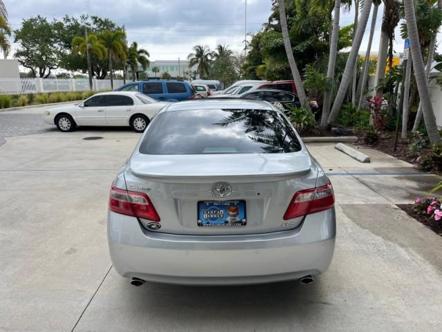 2007 Titanium Metallic /Ash Toyota Camry 1 FL XLE LOW MILES 71,994 (4T1BK46K27U) with an 3.5L DOHC MPFI VVT-i 24-Valve V6 Engine engine, Automatic transmission, located at 4701 North Dixie Hwy, Pompano Beach, FL, 33064, (954) 422-2889, 26.240938, -80.123474 - 2007 TOYOTA CAMRY XLE V6 ROAD READY 3.5L V6 VIN: 4T1BK46K27U024902 XLE LOW MILES 71,994 31MPG SEDAN 4 DR BLUETOOTH 1 OWNER FLORIDA 3.5L V6 F DOHC 24V PARK SENSORS NO ACCIDENTS NO RECALLS GASOLINE DUAL ZONE AC POWER LEATHER SEATS FRONT WHEEL DRIVE 19 SERVICE RECORDS POWER SUNROOF/MIRRORS Additional A - Photo#6