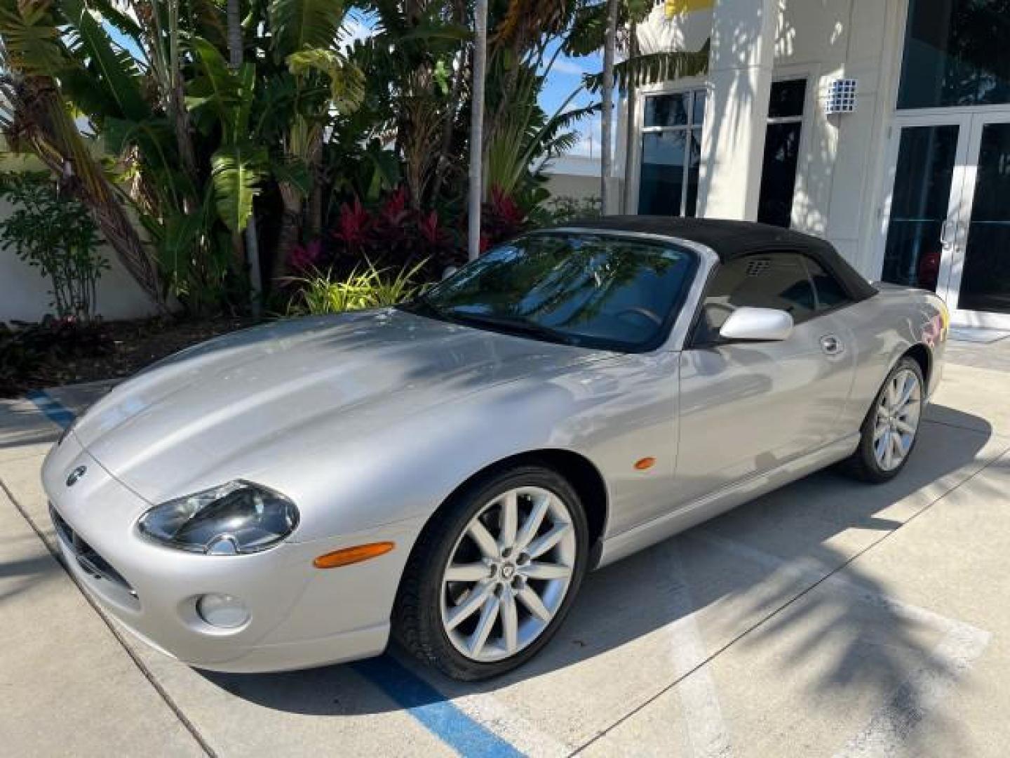 2005 Platinum /Charcoal Jaguar XK8 CONV LOW MILES 22,262 (SAJDA42C852) with an 4.2L DOHC EFI 32-Valve Aluminum Alloy V8 Engine engine, Automatic transmission, located at 4701 North Dixie Hwy, Pompano Beach, FL, 33064, (954) 422-2889, 26.240938, -80.123474 - 2005 JAGUAR XK-SERIES XK8 NEW $76,030 ROAD READY VIN: SAJDA42C852A44308 NO RECALLS 4.2L V8 CONVERTIBLE FLORIDA OWNER 4.2L V8 F DOHC POWER CONVERTIBLE TOP GASOLINE 9 SERVICE RECORDS POWER LEATHER SEATS REAR WHEEL DRIVE SUPER LOW MILES 22,262 PARKING SENSORS Alloy Wheels Anti-Theft System Auto-dimming - Photo#82