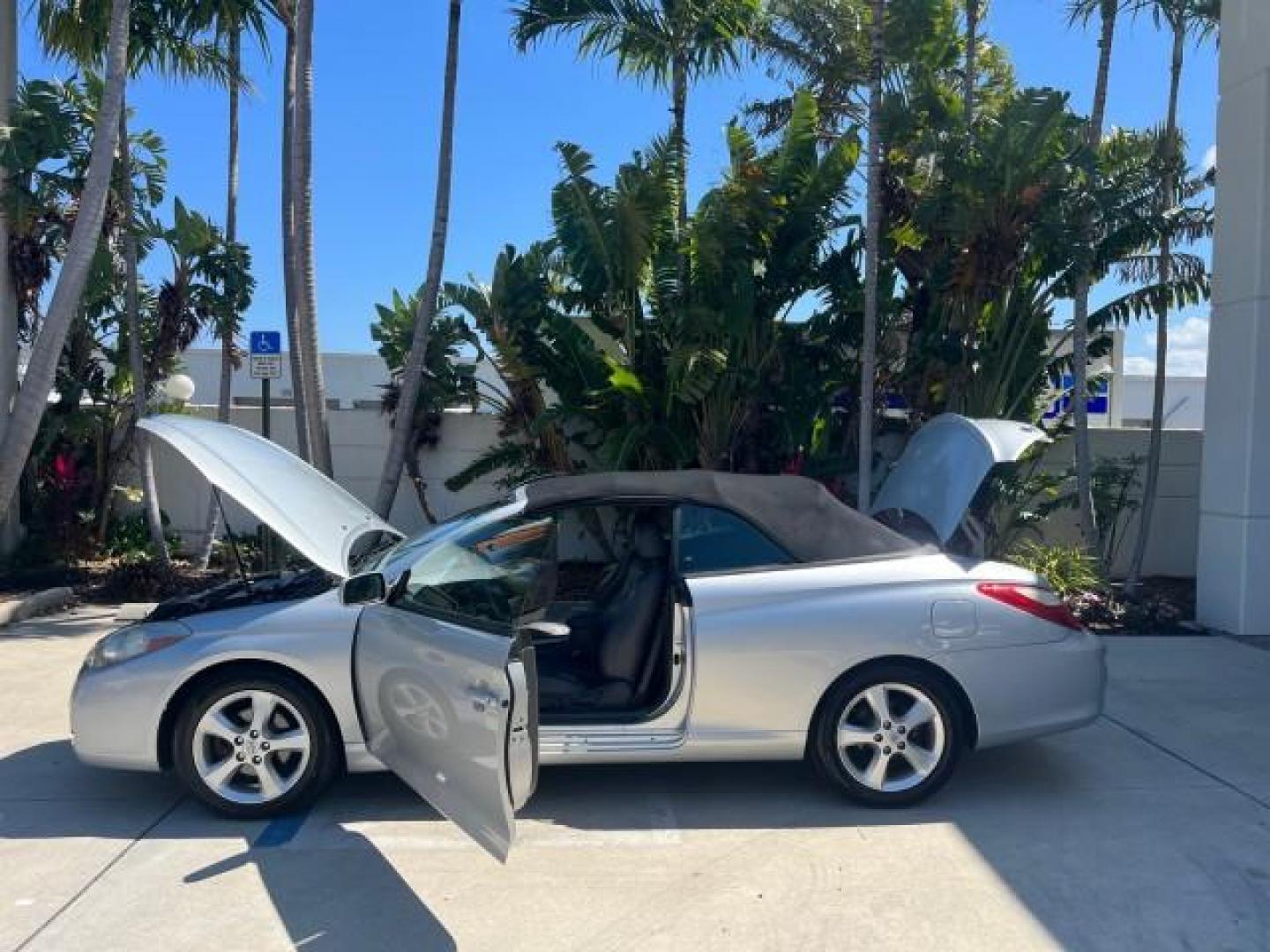 2007 Titanium Metallic /Dark Gray Toyota Camry Solara 1 FL SLE LOW MILES 76,369 (4T1FA38P17U) with an 3.3L DOHC SMPI VVT-i 24-Valve V6 Engine engine, Automatic transmission, located at 4701 North Dixie Hwy, Pompano Beach, FL, 33064, (954) 422-2889, 26.240938, -80.123474 - 2007 TOYOTA CAMRY SOLARA SE V6 ROAD READY 3.3L V6 VIN: 4T1FA38P17U129146 NO RECALLS 29 MPG CONVERTIBLE 1 OWNER FLORIDA 3.3L V6 F DOHC 24V LOW MILES 76,369 SLE GASOLINE POWER CONVERTIBLE TOP FRONT WHEEL DRIVE POWER LEATHER SEATS Adjustable Lumbar Support Anti-Theft System Cruise Control Electronic Br - Photo#8