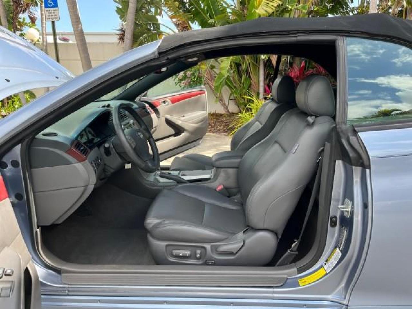 2005 Cosmic Blue Metallic /Ivory Toyota Camry Solara LOW MILES 69,408 SLE (4T1FA38P85U) with an 3.3L DOHC SEFI VVT-i 24-Valve V6 Engine engine, Automatic transmission, located at 4701 North Dixie Hwy, Pompano Beach, FL, 33064, (954) 422-2889, 26.240938, -80.123474 - 2005 TOYOTA CAMRY SOLARA SE V6 ROAD READY 3.3L V6 VIN: 4T1FA38P85U054152 POWER CONVERTIBLE TOP CONVERTIBLE POWER LEATHER SEATS 3.3L V6 F DOHC 24V 29 SERVICE RECORDS GASOLINE FLORIDA OWNER 31 MPG FRONT WHEEL DRIVE LOW MILES 69,408 NO ACCIDENTS NO RECALLS Alloy Wheels Automatic Climate Control Cruise - Photo#11