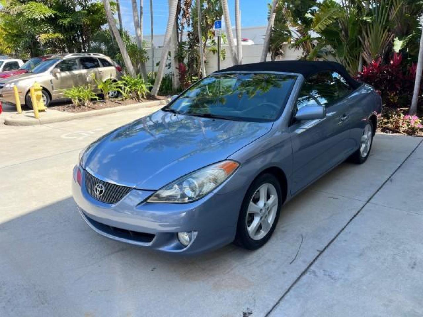 2005 Cosmic Blue Metallic /Ivory Toyota Camry Solara LOW MILES 69,408 SLE (4T1FA38P85U) with an 3.3L DOHC SEFI VVT-i 24-Valve V6 Engine engine, Automatic transmission, located at 4701 North Dixie Hwy, Pompano Beach, FL, 33064, (954) 422-2889, 26.240938, -80.123474 - 2005 TOYOTA CAMRY SOLARA SE V6 ROAD READY 3.3L V6 VIN: 4T1FA38P85U054152 POWER CONVERTIBLE TOP CONVERTIBLE POWER LEATHER SEATS 3.3L V6 F DOHC 24V 29 SERVICE RECORDS GASOLINE FLORIDA OWNER 31 MPG FRONT WHEEL DRIVE LOW MILES 69,408 NO ACCIDENTS NO RECALLS Alloy Wheels Automatic Climate Control Cruise - Photo#3