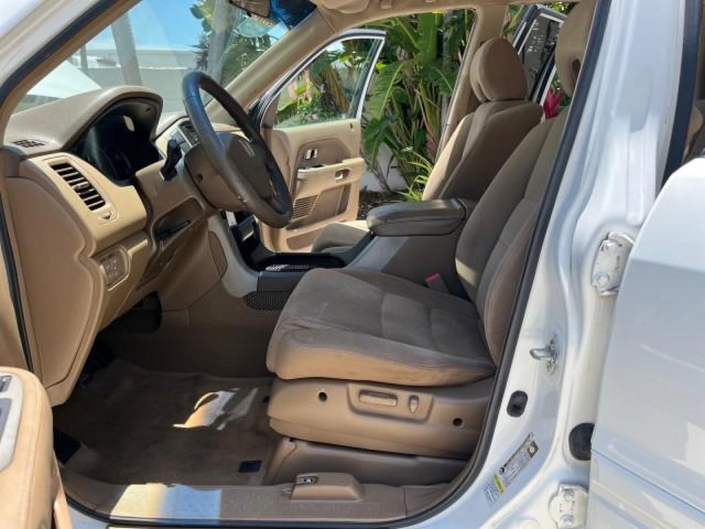 2007 Taffeta White /Saddle Honda Pilot EX LOW MILES 65,235 (5FNYF28417B) with an 3.5L SOHC MPFI 24-Valve i-VTEC V6 Engine engine, Automatic transmission, located at 4701 North Dixie Hwy, Pompano Beach, FL, 33064, (954) 422-2889, 26.240938, -80.123474 - OUR WEBPAGE FLORIDACARS1.COM HAS OVER 100 PHOTOS AND FREE CARFAX LINK 2007 HONDA PILOT EX ROAD READY 3.5L V6 VIN: 5FNYF28417B023674 NO ACCIDENTS 4 DOOR WAGON/SPORT UTILITY NO RECALLS 3.5L V6 F SOHC LOW MILES 65,235 GASOLINE POWER SEARS/MIRRORS 8 SERVICE RECORDS FRONT WHEEL DRIVE FLORIDA OWNER 3 ROW - Photo#10