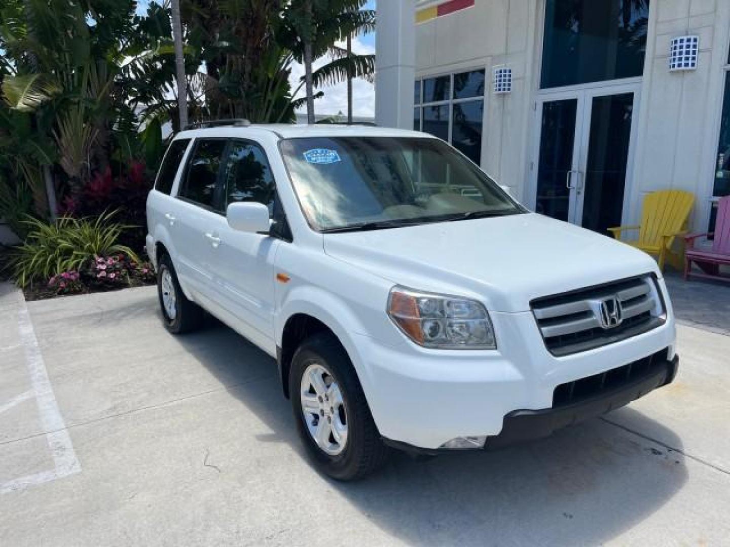 2007 Taffeta White /Saddle Honda Pilot EX LOW MILES 65,235 (5FNYF28417B) with an 3.5L SOHC MPFI 24-Valve i-VTEC V6 Engine engine, Automatic transmission, located at 4701 North Dixie Hwy, Pompano Beach, FL, 33064, (954) 422-2889, 26.240938, -80.123474 - OUR WEBPAGE FLORIDACARS1.COM HAS OVER 100 PHOTOS AND FREE CARFAX LINK 2007 HONDA PILOT EX ROAD READY 3.5L V6 VIN: 5FNYF28417B023674 NO ACCIDENTS 4 DOOR WAGON/SPORT UTILITY NO RECALLS 3.5L V6 F SOHC LOW MILES 65,235 GASOLINE POWER SEARS/MIRRORS 8 SERVICE RECORDS FRONT WHEEL DRIVE FLORIDA OWNER 3 ROW - Photo#1