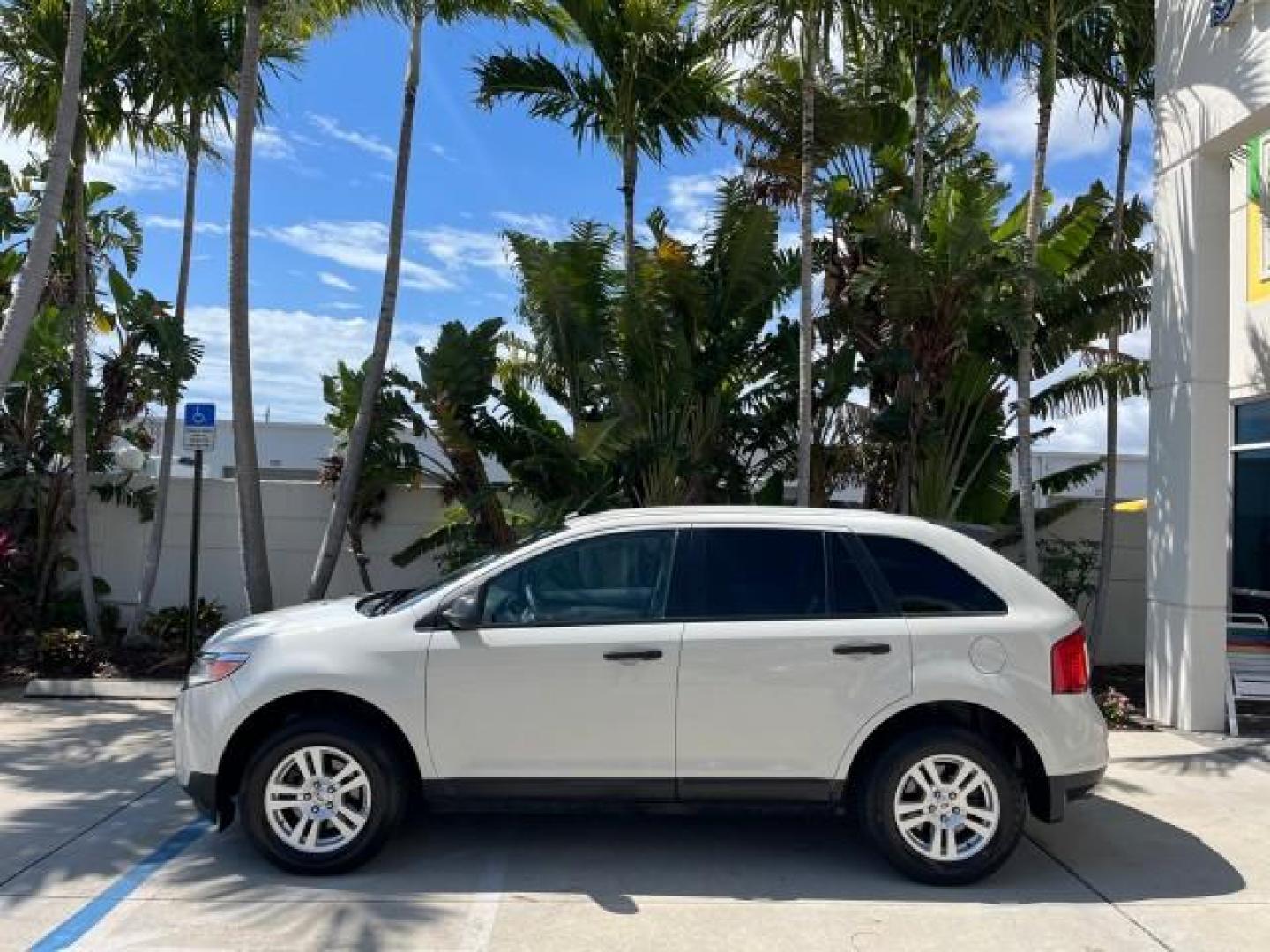 2011 White Suede /Medium Light Stone Ford Edge SE LOW MILES 58,676 (2FMDK3GC8BB) with an 3.5L Ti-VCT V6 Engine engine, Automatic transmission, located at 4701 North Dixie Hwy, Pompano Beach, FL, 33064, (954) 422-2889, 26.240938, -80.123474 - OUR WEBPAGE FLORIDACARS1.COM HAS OVER 100 PHOTOS AND FREE CARFAX LINK 2011 FORD EDGE SE ROAD READY 3.5L V6 VIN: 2FMDK3GC8BBB50285 NO RECALLS 4 DOOR WAGON/SPORT UTILITY FLORIDA OWNER 3.5L V6 F DOHC 24V LOW MILES 58,680 GASOLINE DUAL AC 26 SERVICE RECORDS FRONT WHEEL DRIVE PARK SENSORS LEATHER SEATS A - Photo#4