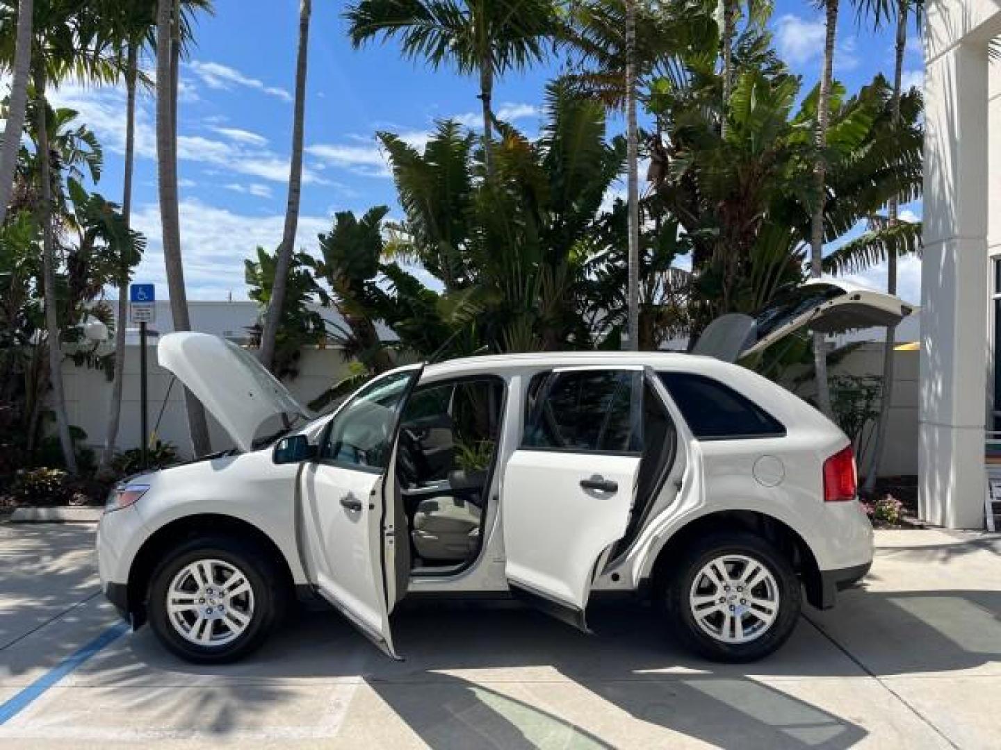 2011 White Suede /Medium Light Stone Ford Edge SE LOW MILES 58,676 (2FMDK3GC8BB) with an 3.5L Ti-VCT V6 Engine engine, Automatic transmission, located at 4701 North Dixie Hwy, Pompano Beach, FL, 33064, (954) 422-2889, 26.240938, -80.123474 - OUR WEBPAGE FLORIDACARS1.COM HAS OVER 100 PHOTOS AND FREE CARFAX LINK 2011 FORD EDGE SE ROAD READY 3.5L V6 VIN: 2FMDK3GC8BBB50285 NO RECALLS 4 DOOR WAGON/SPORT UTILITY FLORIDA OWNER 3.5L V6 F DOHC 24V LOW MILES 58,680 GASOLINE DUAL AC 26 SERVICE RECORDS FRONT WHEEL DRIVE PARK SENSORS LEATHER SEATS A - Photo#8