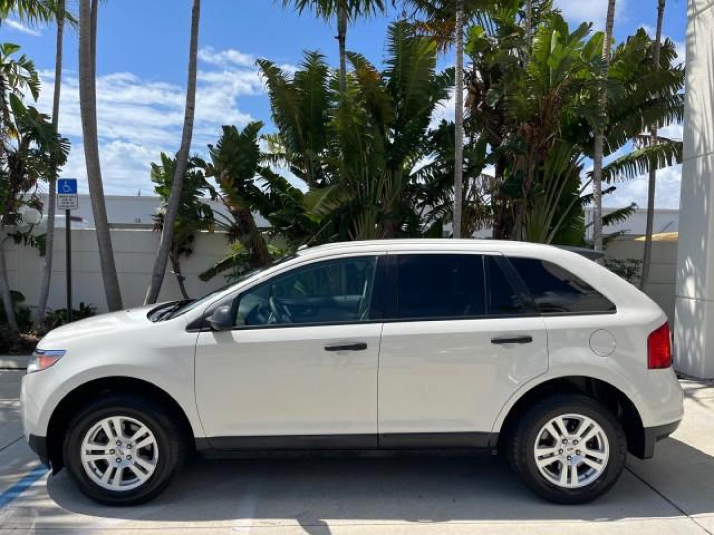 2011 White Suede /Medium Light Stone Ford Edge SE LOW MILES 58,676 (2FMDK3GC8BB) with an 3.5L Ti-VCT V6 Engine engine, Automatic transmission, located at 4701 North Dixie Hwy, Pompano Beach, FL, 33064, (954) 422-2889, 26.240938, -80.123474 - OUR WEBPAGE FLORIDACARS1.COM HAS OVER 100 PHOTOS AND FREE CARFAX LINK 2011 FORD EDGE SE ROAD READY 3.5L V6 VIN: 2FMDK3GC8BBB50285 NO RECALLS 4 DOOR WAGON/SPORT UTILITY FLORIDA OWNER 3.5L V6 F DOHC 24V LOW MILES 58,680 GASOLINE DUAL AC 26 SERVICE RECORDS FRONT WHEEL DRIVE PARK SENSORS LEATHER SEATS A - Photo#98