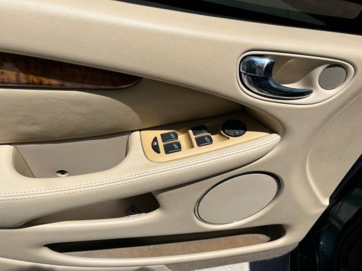 2006 Jaguar Racing Green /Ivory Jaguar X-TYPE AWD LOW MILES 61,609 (SAJWA51A56W) with an 3.0L DOHC SMPI 24-Valve V6 Engine engine, Automatic transmission, located at 4701 North Dixie Hwy, Pompano Beach, FL, 33064, (954) 422-2889, 26.240938, -80.123474 - OUR WEBPAGE FLORIDACARS1.COM HAS OVER 100 PHOTOS AND FREE CARFAX LINK 2006 JAGUAR X-TYPE 3.0L NEW $40,855 ROAD READY VIN: SAJWA51A56WE96399 NO ACCIDENTS NO RECALLS SEDAN 4 DR FLORIDA OWNER 3.0L V6 3.0L V6 F DOHC PARK SENSORS POWER LEATHER SEATS GASOLINE 7 SERVICE RECORDS POWER SUNROOF/MIRRORS ALL WH - Photo#34