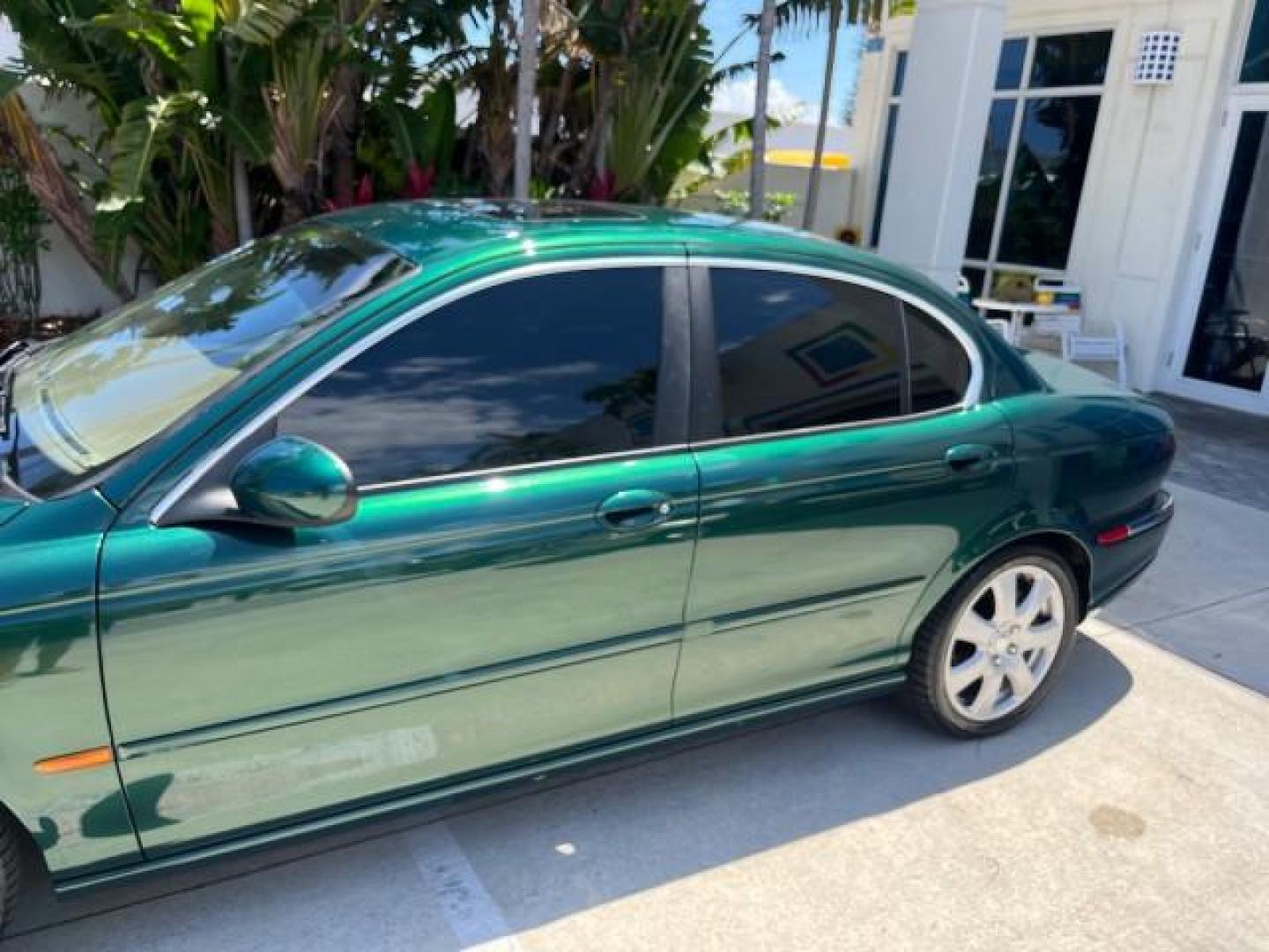2006 Jaguar Racing Green /Ivory Jaguar X-TYPE AWD LOW MILES 61,609 (SAJWA51A56W) with an 3.0L DOHC SMPI 24-Valve V6 Engine engine, Automatic transmission, located at 4701 North Dixie Hwy, Pompano Beach, FL, 33064, (954) 422-2889, 26.240938, -80.123474 - OUR WEBPAGE FLORIDACARS1.COM HAS OVER 100 PHOTOS AND FREE CARFAX LINK 2006 JAGUAR X-TYPE 3.0L NEW $40,855 ROAD READY VIN: SAJWA51A56WE96399 NO ACCIDENTS NO RECALLS SEDAN 4 DR FLORIDA OWNER 3.0L V6 3.0L V6 F DOHC PARK SENSORS POWER LEATHER SEATS GASOLINE 7 SERVICE RECORDS POWER SUNROOF/MIRRORS ALL WH - Photo#64