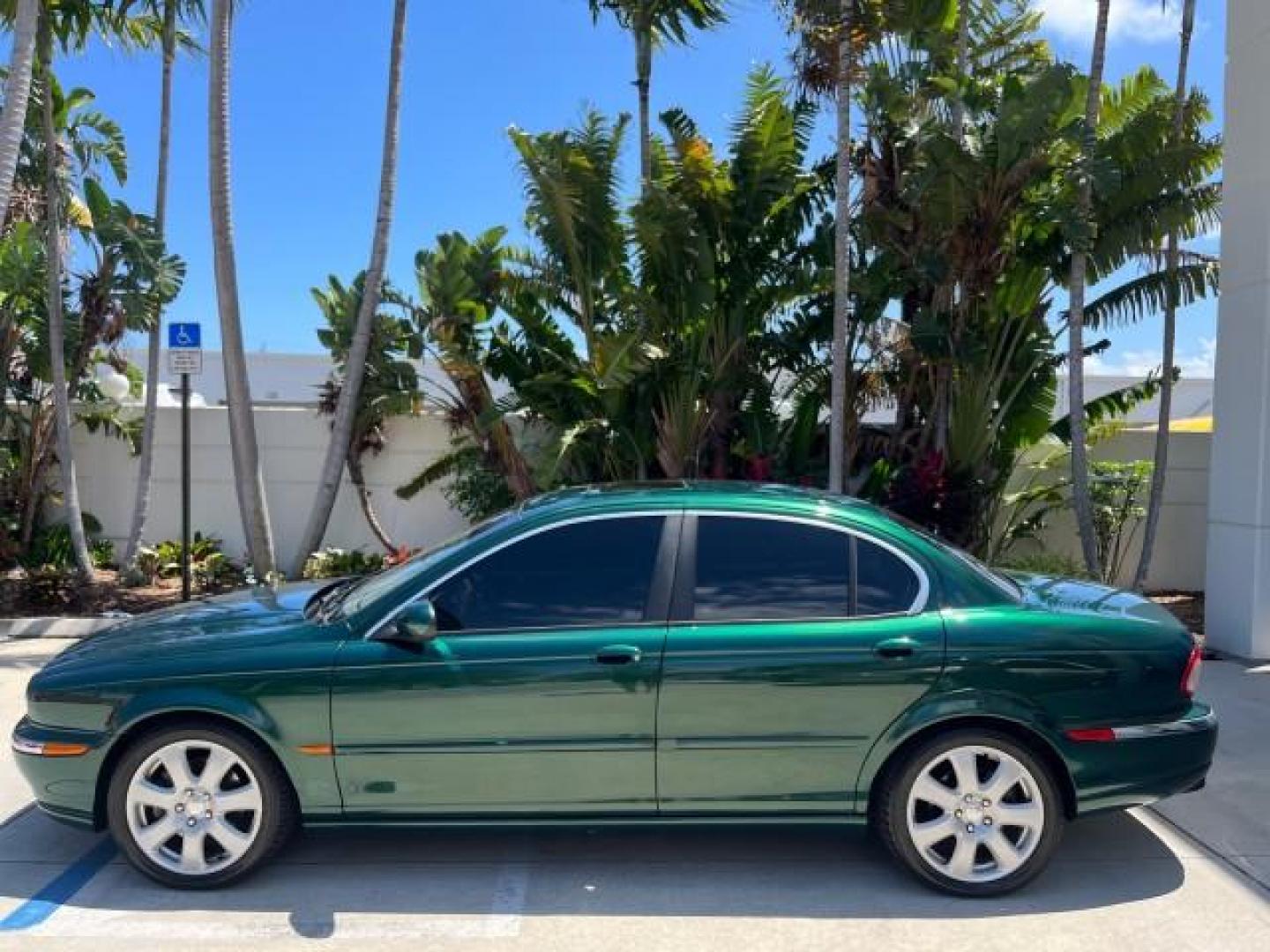 2006 Jaguar Racing Green /Ivory Jaguar X-TYPE AWD LOW MILES 61,609 (SAJWA51A56W) with an 3.0L DOHC SMPI 24-Valve V6 Engine engine, Automatic transmission, located at 4701 North Dixie Hwy, Pompano Beach, FL, 33064, (954) 422-2889, 26.240938, -80.123474 - OUR WEBPAGE FLORIDACARS1.COM HAS OVER 100 PHOTOS AND FREE CARFAX LINK 2006 JAGUAR X-TYPE 3.0L NEW $40,855 ROAD READY VIN: SAJWA51A56WE96399 NO ACCIDENTS NO RECALLS SEDAN 4 DR FLORIDA OWNER 3.0L V6 3.0L V6 F DOHC PARK SENSORS POWER LEATHER SEATS GASOLINE 7 SERVICE RECORDS POWER SUNROOF/MIRRORS ALL WH - Photo#87