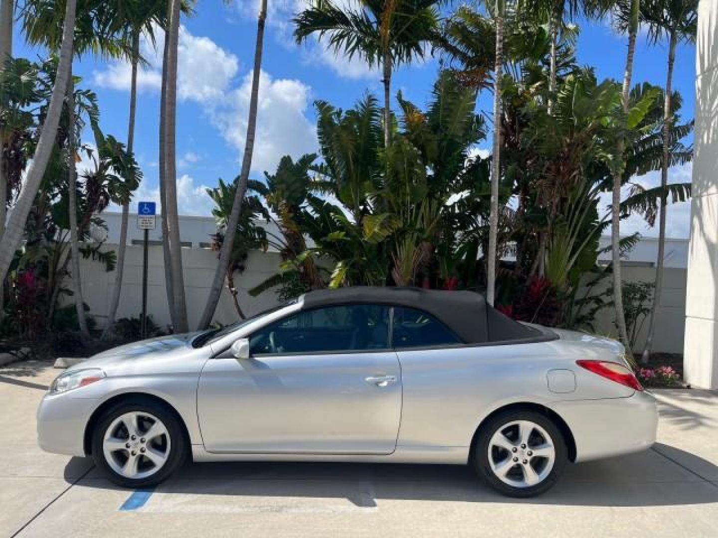 2008 Classic Silver Metallic /Dark Gray Toyota Camry Solara 1 FL SLE LOW MILES 49,029 (4T1FA38P38U) with an 3.3L DOHC SMPI VVT-i 24-Valve V6 Engine engine, Automatic transmission, located at 4701 North Dixie Hwy, Pompano Beach, FL, 33064, (954) 422-2889, 26.240938, -80.123474 - OUR WEBPAGE FLORIDACARS1.COM HAS OVER 100 PHOTOS AND FREE CARFAX LINK 2008 TOYOTA CAMRY SOLARA SLE V6 ROAD READY 3.3L V6 VIN: 4T1FA38P38U158052 NO RECALLS 29 MPG CONVERTIBLE 1 OWNER FLORIDA 3.3L V6 F DOHC 24V SLE POWER CONVERTIBLE TOP GASOLINE BLUETOOTH POWER LEATHER SEATS FRONT WHEEL DRIVE 18 SERVI - Photo#4