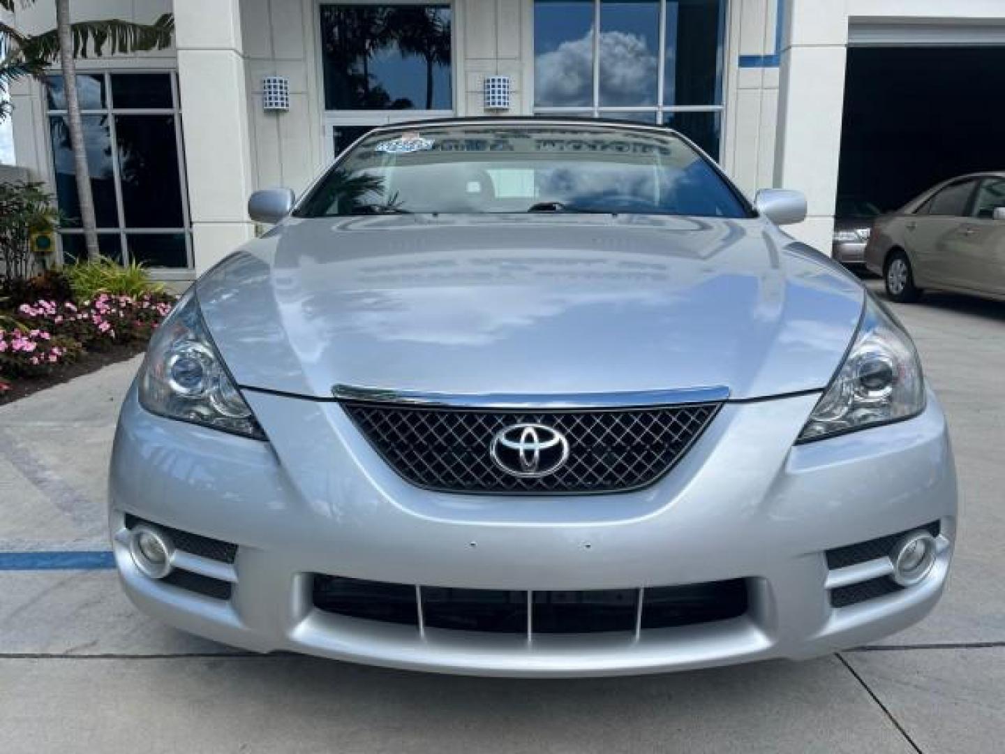 2008 Classic Silver Metallic /Dark Gray Toyota Camry Solara 1 FL SLE LOW MILES 49,029 (4T1FA38P38U) with an 3.3L DOHC SMPI VVT-i 24-Valve V6 Engine engine, Automatic transmission, located at 4701 North Dixie Hwy, Pompano Beach, FL, 33064, (954) 422-2889, 26.240938, -80.123474 - OUR WEBPAGE FLORIDACARS1.COM HAS OVER 100 PHOTOS AND FREE CARFAX LINK 2008 TOYOTA CAMRY SOLARA SLE V6 ROAD READY 3.3L V6 VIN: 4T1FA38P38U158052 NO RECALLS 29 MPG CONVERTIBLE 1 OWNER FLORIDA 3.3L V6 F DOHC 24V SLE POWER CONVERTIBLE TOP GASOLINE BLUETOOTH POWER LEATHER SEATS FRONT WHEEL DRIVE 18 SERVI - Photo#70