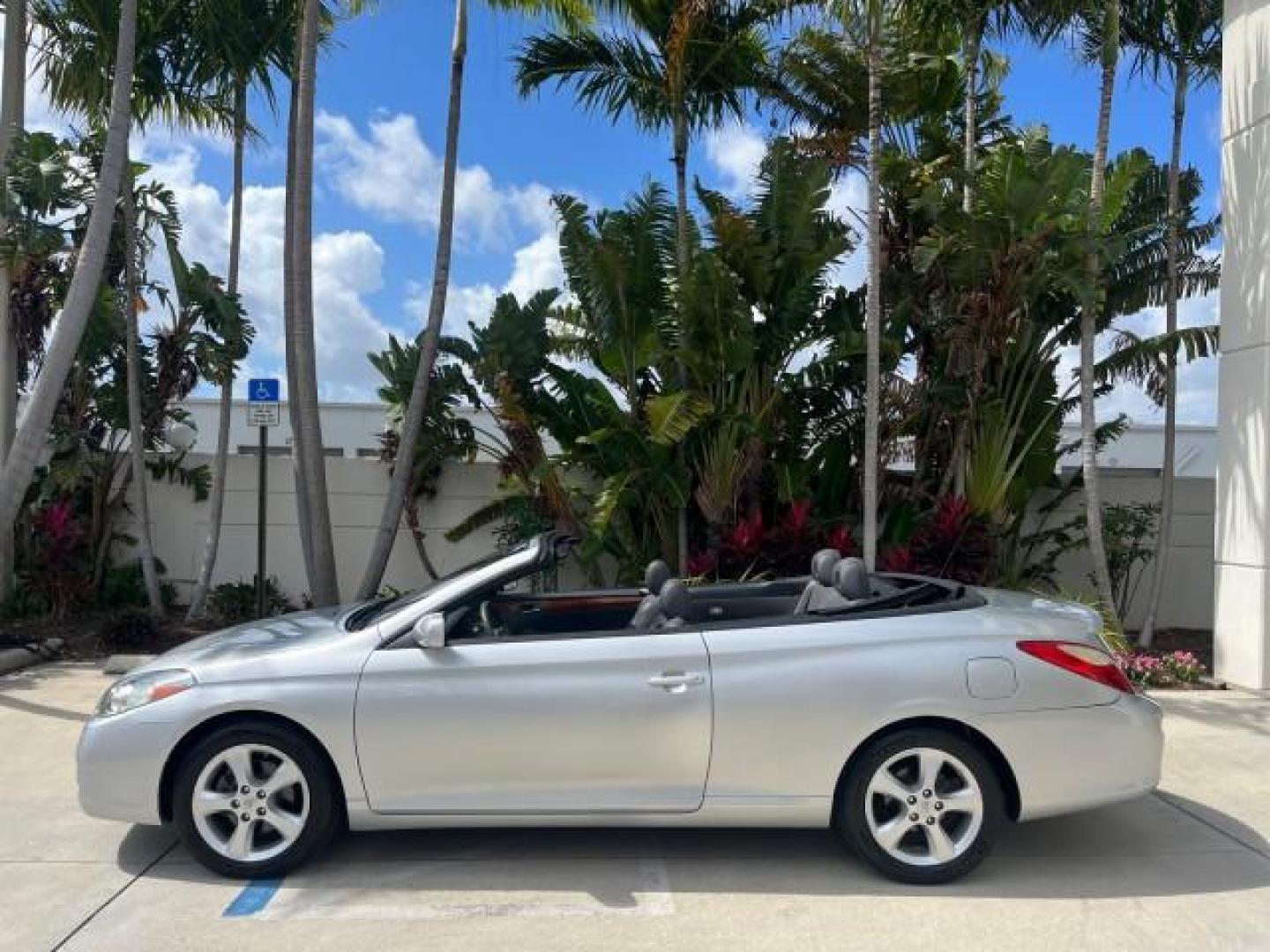 2008 Classic Silver Metallic /Dark Gray Toyota Camry Solara 1 FL SLE LOW MILES 49,029 (4T1FA38P38U) with an 3.3L DOHC SMPI VVT-i 24-Valve V6 Engine engine, Automatic transmission, located at 4701 North Dixie Hwy, Pompano Beach, FL, 33064, (954) 422-2889, 26.240938, -80.123474 - OUR WEBPAGE FLORIDACARS1.COM HAS OVER 100 PHOTOS AND FREE CARFAX LINK 2008 TOYOTA CAMRY SOLARA SLE V6 ROAD READY 3.3L V6 VIN: 4T1FA38P38U158052 NO RECALLS 29 MPG CONVERTIBLE 1 OWNER FLORIDA 3.3L V6 F DOHC 24V SLE POWER CONVERTIBLE TOP GASOLINE BLUETOOTH POWER LEATHER SEATS FRONT WHEEL DRIVE 18 SERVI - Photo#96