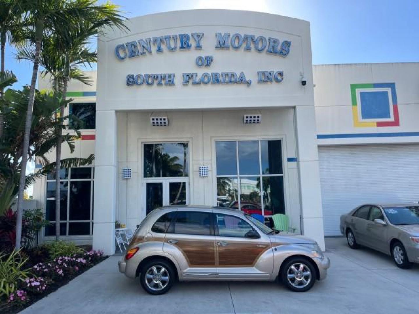 2005 Linen Gold Metallic Pearl /Taupe/Pearl Beige Chrysler PT Cruiser Limited LOW MILES 27,053 (3C8FY68885T) with an 2.4L DOHC 16-Valve Turbo I4 Engine engine, Automatic transmission, located at 4701 North Dixie Hwy, Pompano Beach, FL, 33064, (954) 422-2889, 26.240938, -80.123474 - 2005 CHRYSLER PT CRUISER LIMITED ROAD READY 2.4L I4 VIN: 3C8FY68885T540043 NO ACCIDENTS VAN NO RECALLS 2.4L I4 F DOHC 16V TURBO FLORIDA OWNER GASOLINE POWER SUNROOF LOW MILES 27,053 FRONT WHEEL DRIVE 16 SERVICE RECORDS POWER LEATHER SEATS Alloy Wheels Anti-Theft System Automatic Climate Control Crui - Photo#0