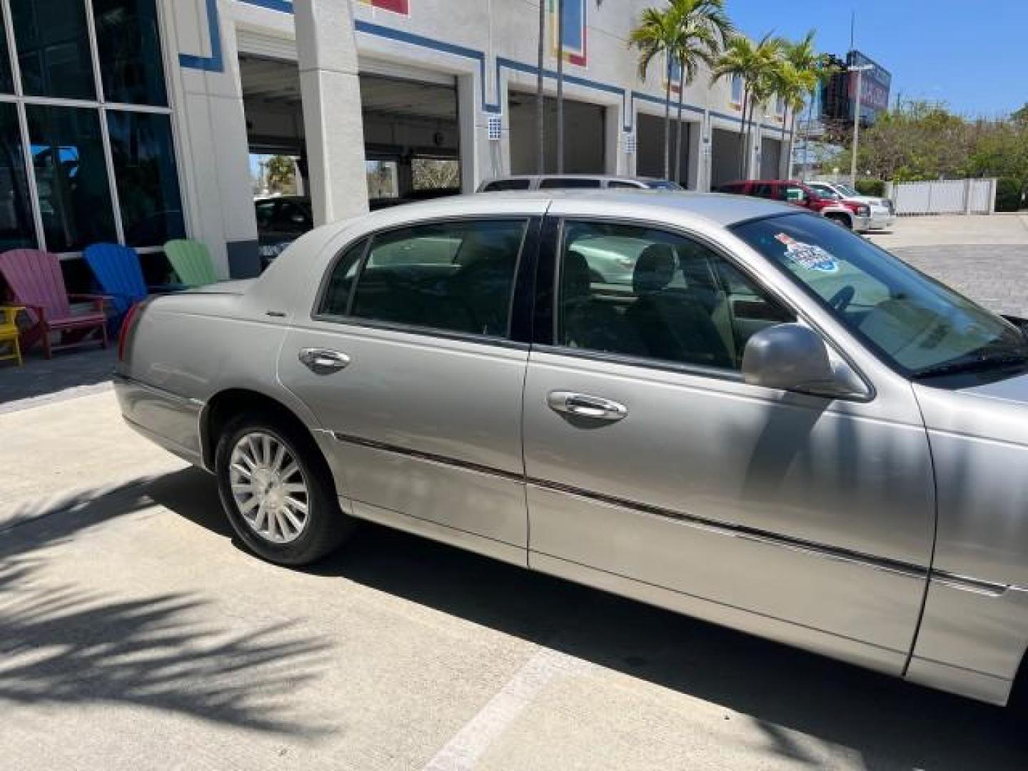 2004 Silver Birch Metallic /Med/Lt Parchment Lincoln Town Car 1 FL Signature LOW MILES 73,974 (1LNHM81W04Y) with an 4.6L SOHC SMPI V8 Engine engine, Automatic transmission, located at 4701 North Dixie Hwy, Pompano Beach, FL, 33064, (954) 422-2889, 26.240938, -80.123474 - OUR WEBPAGE FLORIDACARS1.COM HAS OVER 100 PHOTOS AND FREE CARFAX LINK 2004 LINCOLN TOWN CAR EXECUTIVE NEW $ 41,675 ROAD READY VIN: 1LNHM81W04Y644397 NO RECALLS 4.6L V8 SEDAN 4 DR 1 OWNER FLORIDA 4.6L V8 F OHV 16V 44 SERVICE RECORDS GASOLINE POWER SEATS/MIRRORS LOW MILES 73,974 REAR WHEEL DRIVE PARK - Photo#76