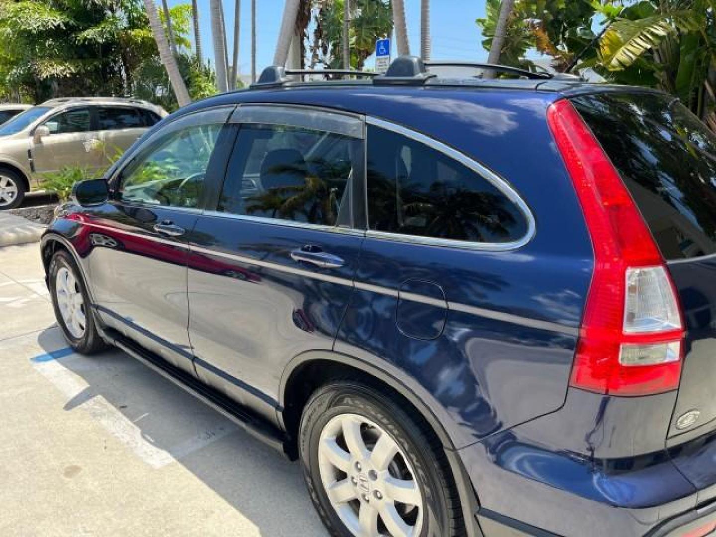 2007 Glacier Blue Metallic /Black Honda CR-V 4WD EX-L LOW MILES 24,967 (JHLRE487X7C) with an 2.4L DOHC MPFI 16-Valve i-VTEC I4 Engine engine, Automatic transmission, located at 4701 North Dixie Hwy, Pompano Beach, FL, 33064, (954) 422-2889, 26.240938, -80.123474 - OUR WEBPAGE FLORIDACARS1.COM HAS OVER 100 PHOTOS AND FREE CARFAX LINK 2007 HONDA CR-V EX-L ROAD READY 2.4L I4 VIN: JHLRE487X7C003730 ALL WHEEL DRIVE 4 DOOR WAGON/SPORT UTILITY SUPER LOW MILES 24,967 2.4L I4 F DOHC 16V 7 SERVICE RECORDS GASOLINE POWER LEATHER SEATS ALL WHEEL DRIVE POWER SUNROOF AWD A - Photo#99