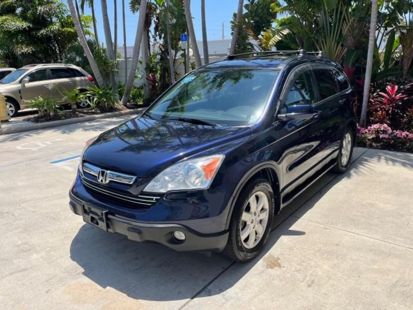 2007 Glacier Blue Metallic /Black Honda CR-V 4WD EX-L LOW MILES 24,967 (JHLRE487X7C) with an 2.4L DOHC MPFI 16-Valve i-VTEC I4 Engine engine, Automatic transmission, located at 4701 North Dixie Hwy, Pompano Beach, FL, 33064, (954) 422-2889, 26.240938, -80.123474 - OUR WEBPAGE FLORIDACARS1.COM HAS OVER 100 PHOTOS AND FREE CARFAX LINK 2007 HONDA CR-V EX-L ROAD READY 2.4L I4 VIN: JHLRE487X7C003730 ALL WHEEL DRIVE 4 DOOR WAGON/SPORT UTILITY SUPER LOW MILES 24,967 2.4L I4 F DOHC 16V 7 SERVICE RECORDS GASOLINE POWER LEATHER SEATS ALL WHEEL DRIVE POWER SUNROOF AWD A - Photo#3