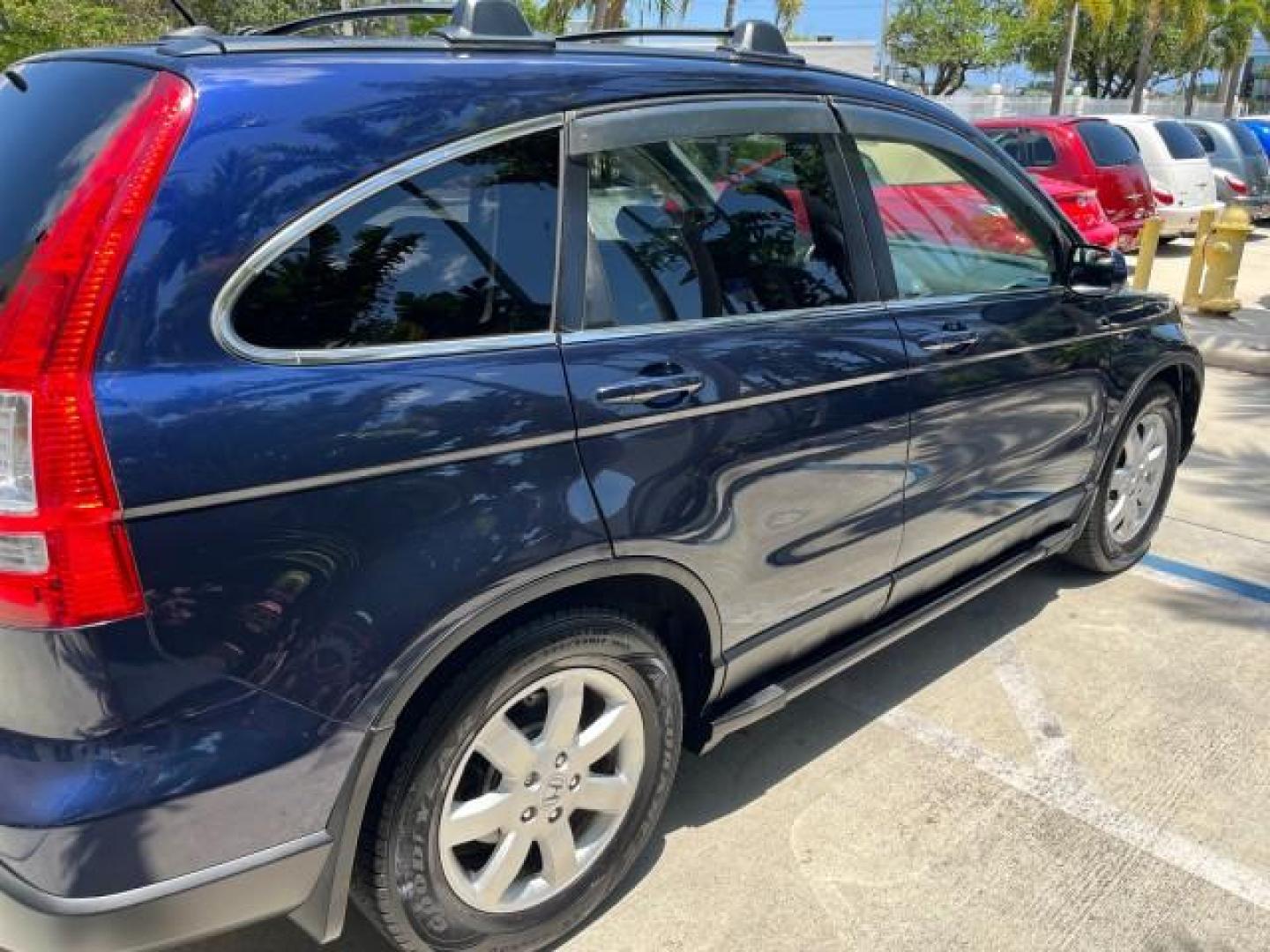 2007 Glacier Blue Metallic /Black Honda CR-V 4WD EX-L LOW MILES 24,967 (JHLRE487X7C) with an 2.4L DOHC MPFI 16-Valve i-VTEC I4 Engine engine, Automatic transmission, located at 4701 North Dixie Hwy, Pompano Beach, FL, 33064, (954) 422-2889, 26.240938, -80.123474 - OUR WEBPAGE FLORIDACARS1.COM HAS OVER 100 PHOTOS AND FREE CARFAX LINK 2007 HONDA CR-V EX-L ROAD READY 2.4L I4 VIN: JHLRE487X7C003730 ALL WHEEL DRIVE 4 DOOR WAGON/SPORT UTILITY SUPER LOW MILES 24,967 2.4L I4 F DOHC 16V 7 SERVICE RECORDS GASOLINE POWER LEATHER SEATS ALL WHEEL DRIVE POWER SUNROOF AWD A - Photo#98