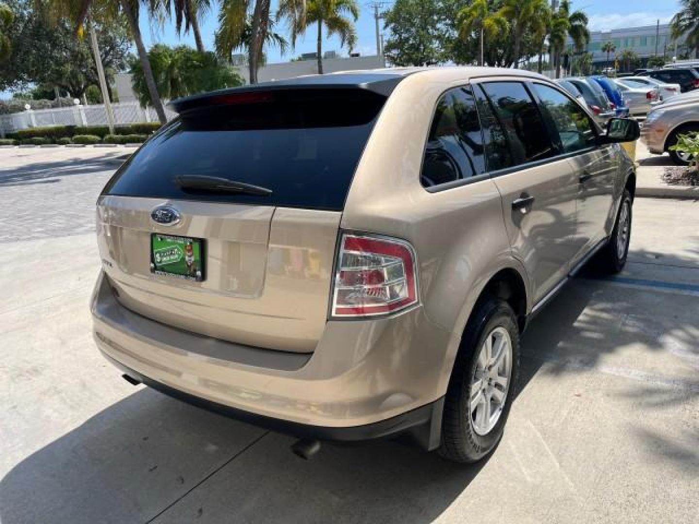 2007 Dune Pearl Metallic /Camel Ford Edge SE LOW MILES 80,423 (2FMDK36C37B) with an 3.5L V6 Duratec Engine engine, Automatic transmission, located at 4701 North Dixie Hwy, Pompano Beach, FL, 33064, (954) 422-2889, 26.240938, -80.123474 - OUR WEBPAGE FLORIDACARS1.COM HAS OVER 100 PHOTOS AND FREE CARFAX LINK 2007 FORD EDGE SE ROAD READY 3.5L V6 VIN: 2FMDK36C37BB66905 FLORIDA OWNER 4 DOOR WAGON/SPORT UTILITY LOW MILES 80,423 3.5L V6 F 15 SERVICE RECORDS GASOLINE VERY CLEAN FRONT WHEEL DRIVE NEW LIKE TIRES Alloy Shift Knob Anti-Theft Sy - Photo#96