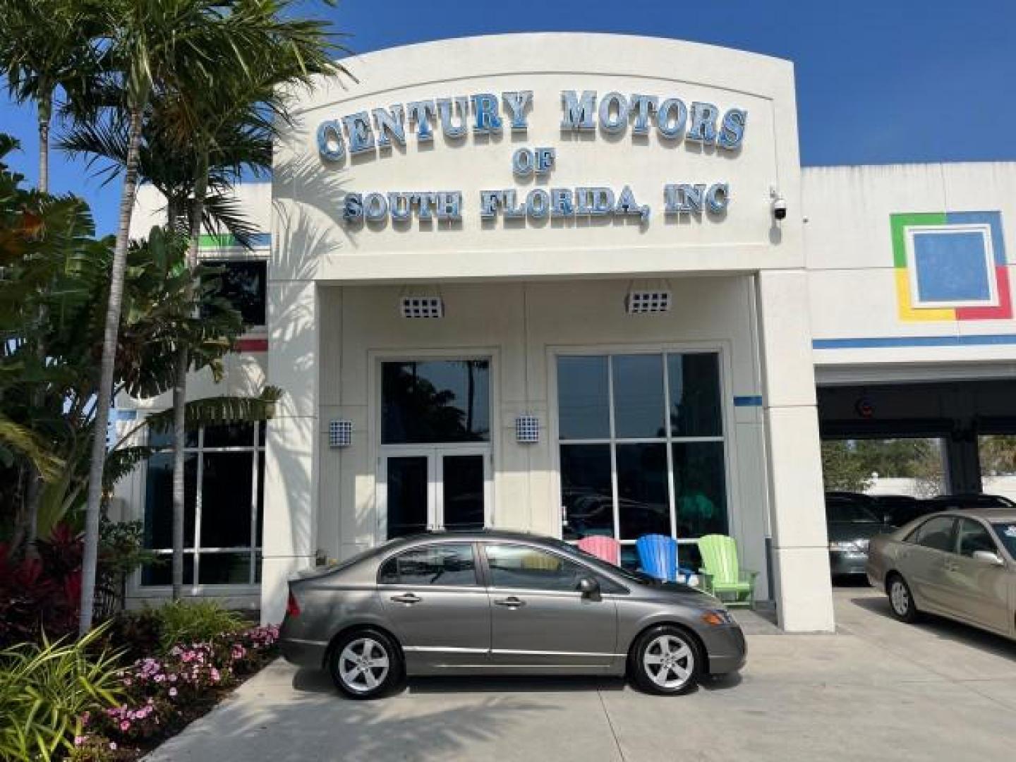 2007 Galaxy Gray Metallic /Gray Honda Civic Sdn EX LOW MILES 52,219 (1HGFA16867L) with an 1.8L SOHC MPFI 16-Valve i-VTEC I4 Engine engine, Automatic transmission, located at 4701 North Dixie Hwy, Pompano Beach, FL, 33064, (954) 422-2889, 26.240938, -80.123474 - OUR WEBPAGE FLORIDACARS1.COM HAS OVER 100 PHOTOS AND FREE CARFAX LINK 2007 HONDA CIVIC EX ROAD READY 1.8L I4 VIN: 1HGFA16867L141952 NO ACCIDENTS NO RECALLS SEDAN 4 DR FLORIDA OWNER 40 MPG 1.8L I4 F SOHC 16V POWER SUNROOF GASOLINE LOW MILES 52,219 FRONT WHEEL DRIVE 20 SERVICE RECORDS Alloy Wheels Ant - Photo#0