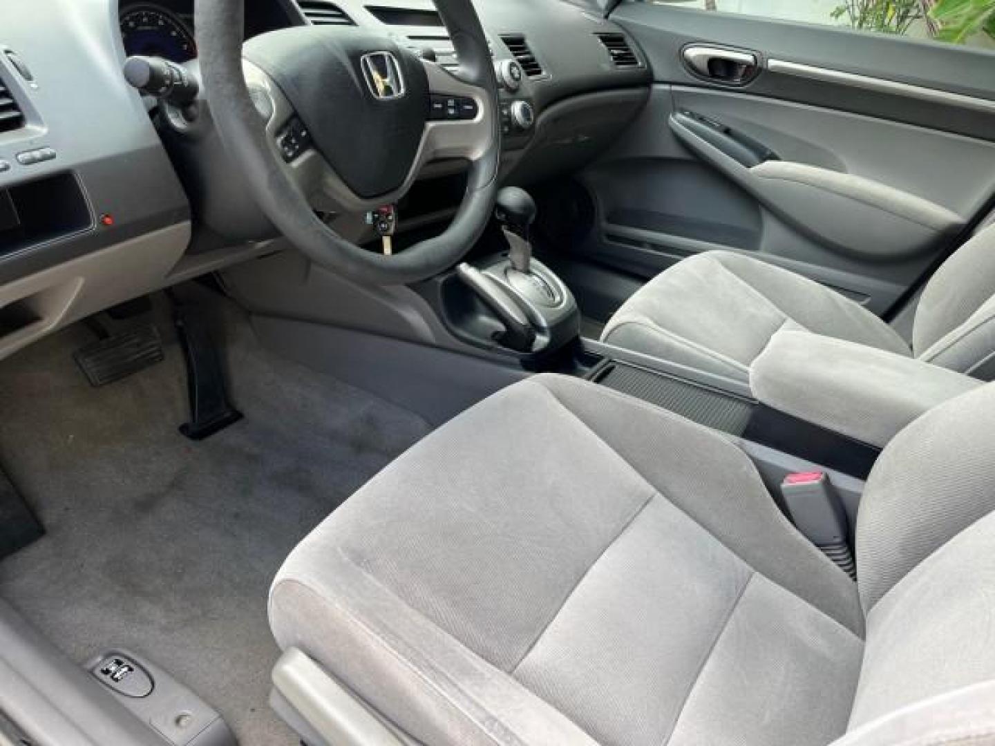 2007 Galaxy Gray Metallic /Gray Honda Civic Sdn EX LOW MILES 52,219 (1HGFA16867L) with an 1.8L SOHC MPFI 16-Valve i-VTEC I4 Engine engine, Automatic transmission, located at 4701 North Dixie Hwy, Pompano Beach, FL, 33064, (954) 422-2889, 26.240938, -80.123474 - OUR WEBPAGE FLORIDACARS1.COM HAS OVER 100 PHOTOS AND FREE CARFAX LINK 2007 HONDA CIVIC EX ROAD READY 1.8L I4 VIN: 1HGFA16867L141952 NO ACCIDENTS NO RECALLS SEDAN 4 DR FLORIDA OWNER 40 MPG 1.8L I4 F SOHC 16V POWER SUNROOF GASOLINE LOW MILES 52,219 FRONT WHEEL DRIVE 20 SERVICE RECORDS Alloy Wheels Ant - Photo#39