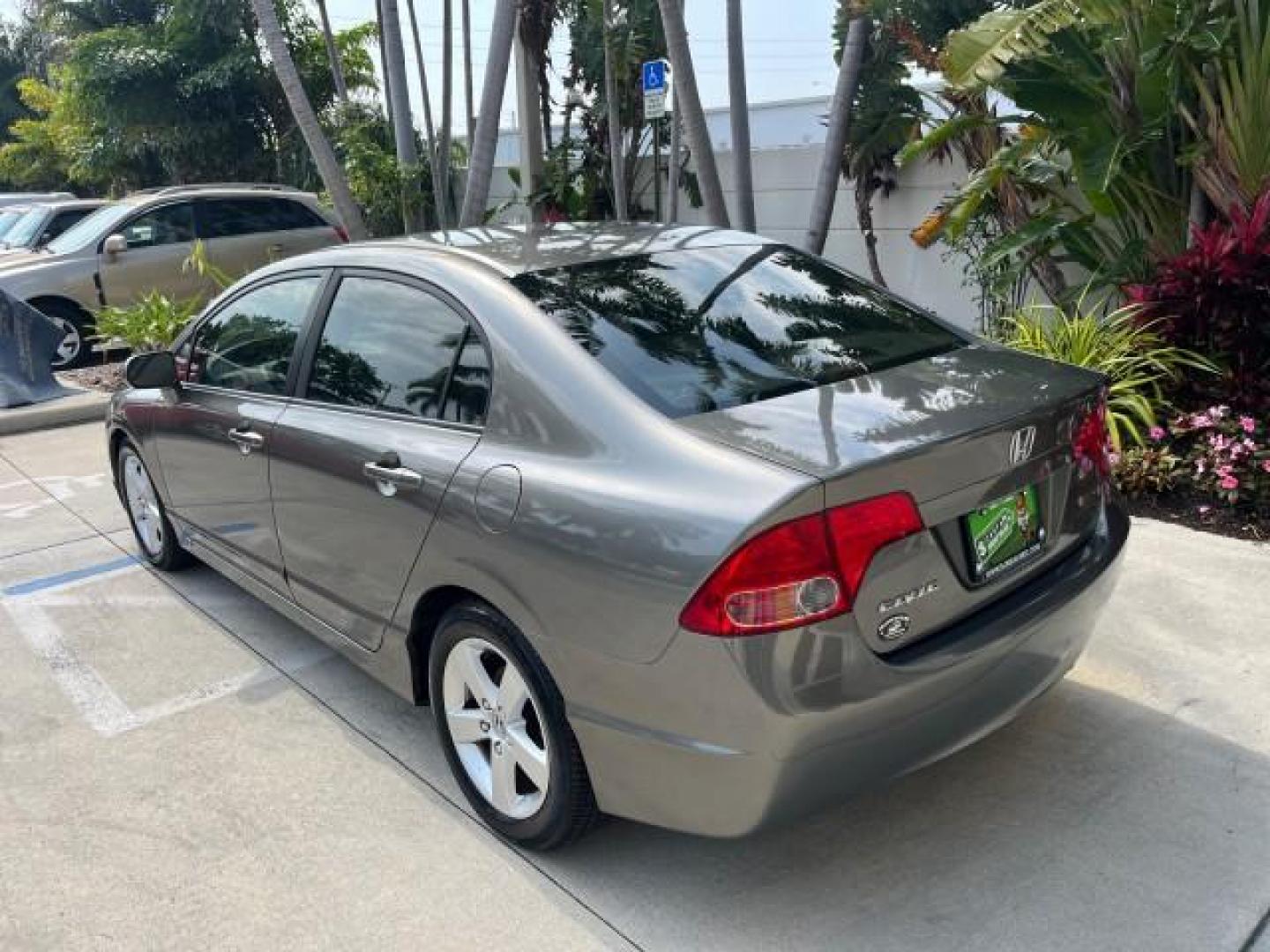 2007 Galaxy Gray Metallic /Gray Honda Civic Sdn EX LOW MILES 52,219 (1HGFA16867L) with an 1.8L SOHC MPFI 16-Valve i-VTEC I4 Engine engine, Automatic transmission, located at 4701 North Dixie Hwy, Pompano Beach, FL, 33064, (954) 422-2889, 26.240938, -80.123474 - OUR WEBPAGE FLORIDACARS1.COM HAS OVER 100 PHOTOS AND FREE CARFAX LINK 2007 HONDA CIVIC EX ROAD READY 1.8L I4 VIN: 1HGFA16867L141952 NO ACCIDENTS NO RECALLS SEDAN 4 DR FLORIDA OWNER 40 MPG 1.8L I4 F SOHC 16V POWER SUNROOF GASOLINE LOW MILES 52,219 FRONT WHEEL DRIVE 20 SERVICE RECORDS Alloy Wheels Ant - Photo#89