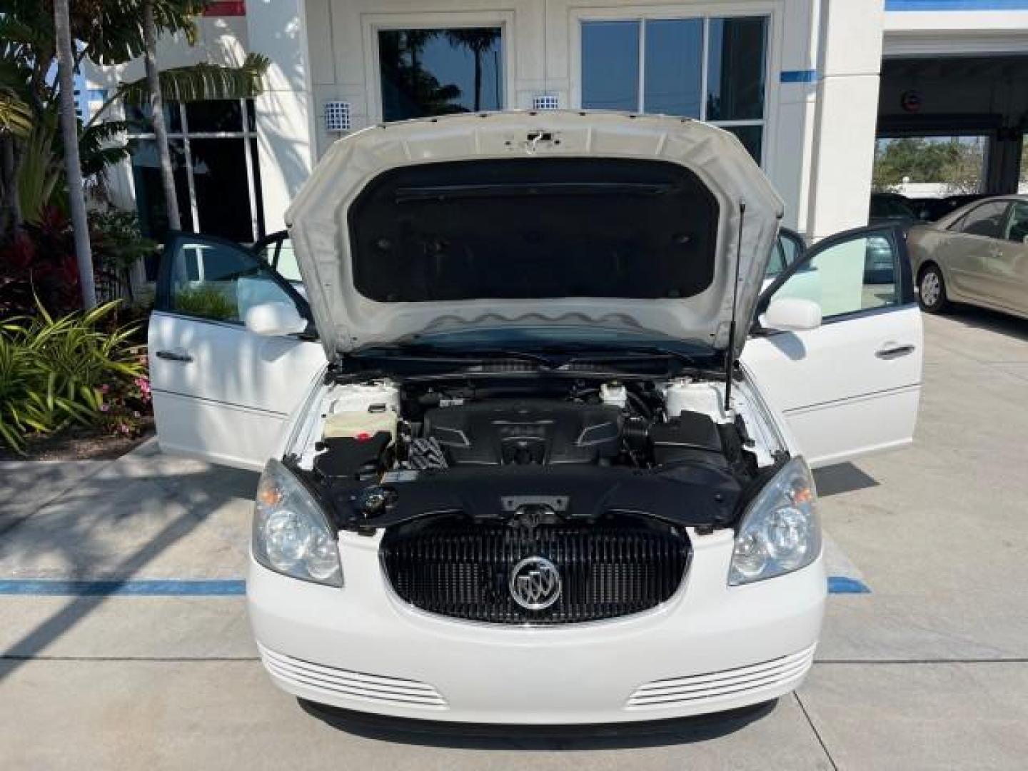 2008 White Opal /Cocoa/Shale Buick Lucerne CXL LOW MILES 54,872 (1G4HD57258U) with an 3.8L V6 SFI Engine engine, Automatic transmission, located at 4701 North Dixie Hwy, Pompano Beach, FL, 33064, (954) 422-2889, 26.240938, -80.123474 - OUR WEBPAGE FLORIDACARS1.COM HAS OVER 100 PHOTOS AND FREE CARFAX LINK 2008 BUICK LUCERNE CXL 3800 V6 ROAD READY 3.8L V6 VIN: 1G4HD57258U190406 LOW MILES 54,872 SEDAN 4 DR NO ACCIDENTS 28 MPG 3.8L V6 F NO RECALLS DUAL AC GASOLINE BACK UP SENSORS FLORIDA OWNER FRONT WHEEL DRIVE 29 SERVICE RECORDS POWE - Photo#16