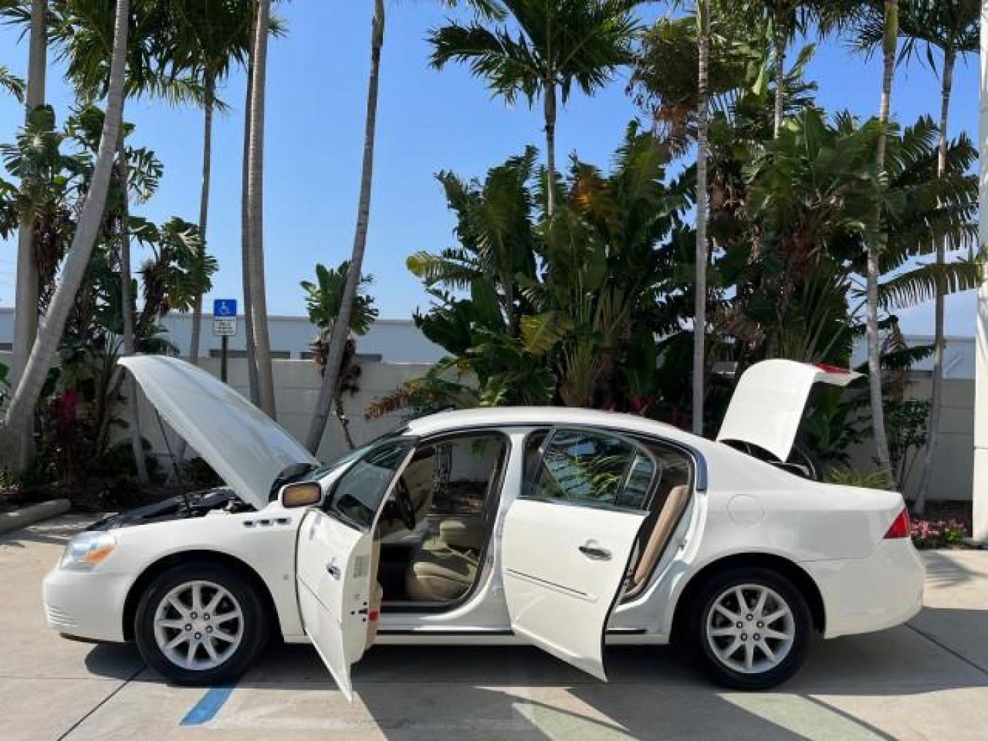 2008 White Opal /Cocoa/Shale Buick Lucerne CXL LOW MILES 54,872 (1G4HD57258U) with an 3.8L V6 SFI Engine engine, Automatic transmission, located at 4701 North Dixie Hwy, Pompano Beach, FL, 33064, (954) 422-2889, 26.240938, -80.123474 - OUR WEBPAGE FLORIDACARS1.COM HAS OVER 100 PHOTOS AND FREE CARFAX LINK 2008 BUICK LUCERNE CXL 3800 V6 ROAD READY 3.8L V6 VIN: 1G4HD57258U190406 LOW MILES 54,872 SEDAN 4 DR NO ACCIDENTS 28 MPG 3.8L V6 F NO RECALLS DUAL AC GASOLINE BACK UP SENSORS FLORIDA OWNER FRONT WHEEL DRIVE 29 SERVICE RECORDS POWE - Photo#8