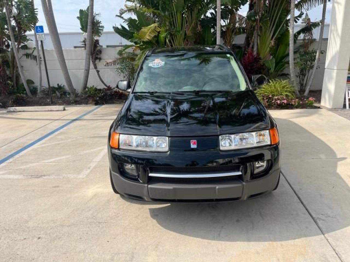 2005 Black Onyx /Grey Saturn VUE 1 FL LOW MILES 37,494 (5GZCZ53445S) with an 3.5L SOHC SEFI 24-Valve V6 Engine engine, Automatic transmission, located at 4701 North Dixie Hwy, Pompano Beach, FL, 33064, (954) 422-2889, 26.240938, -80.123474 - OUR WEBPAGE FLORIDACARS1.COM HAS OVER 100 PHOTOS AND FREE CARFAX LINK 2005 SATURN VUE ROAD READY 3.5L I6 VIN: 5GZCZ53445S826827 NO RECALLS 28 MPG 4 DOOR WAGON/SPORT UTILITY 1 OWNER FLORIDA 3.5L I6 F LOW MILES 37,496 GASOLINE POWER HEATED SEATS FRONT WHEEL DRIVE 7 SERVICE RECORDS Alloy Wheels Anti-Th - Photo#2