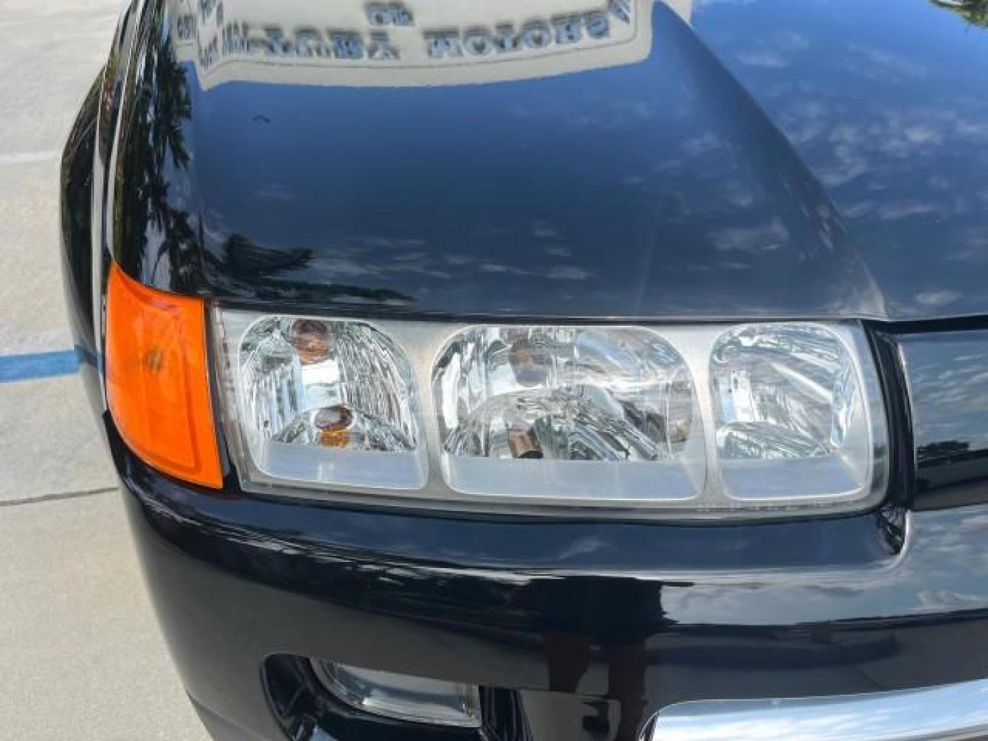 2005 Black Onyx /Grey Saturn VUE 1 FL LOW MILES 37,494 (5GZCZ53445S) with an 3.5L SOHC SEFI 24-Valve V6 Engine engine, Automatic transmission, located at 4701 North Dixie Hwy, Pompano Beach, FL, 33064, (954) 422-2889, 26.240938, -80.123474 - OUR WEBPAGE FLORIDACARS1.COM HAS OVER 100 PHOTOS AND FREE CARFAX LINK 2005 SATURN VUE ROAD READY 3.5L I6 VIN: 5GZCZ53445S826827 NO RECALLS 28 MPG 4 DOOR WAGON/SPORT UTILITY 1 OWNER FLORIDA 3.5L I6 F LOW MILES 37,496 GASOLINE POWER HEATED SEATS FRONT WHEEL DRIVE 7 SERVICE RECORDS Alloy Wheels Anti-Th - Photo#75