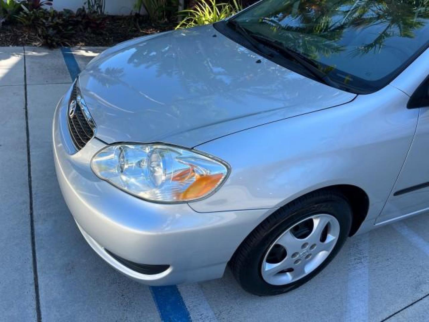 2005 Silver Streak Mica /Light Gray Toyota Corolla CE LOW MILES 39,259 (1NXBR32E55Z) with an 1.8L DOHC SEFI 16-Valve 4-Cyl Aluminum Engine engine, Automatic transmission, located at 4701 North Dixie Hwy, Pompano Beach, FL, 33064, (954) 422-2889, 26.240938, -80.123474 - OUR WEBPAGE FLORIDACARS1.COM HAS OVER 100 PHOTOS AND FREE CARFAX LINK 2005 TOYOTA COROLLA CE ROAD READY 1.8L I4 VIN: 1NXBR32E55Z429221 FLORIDA OWNER SEDAN 4 DR LOW MILES 39,259 1.8L I4 F DOHC 16V 6 SERVICE RECORDS GASOLINE 38 MPG FRONT WHEEL DRIVE FWD Front Bucket Seats THIS IS ONE OF THE NICEST COR - Photo#69