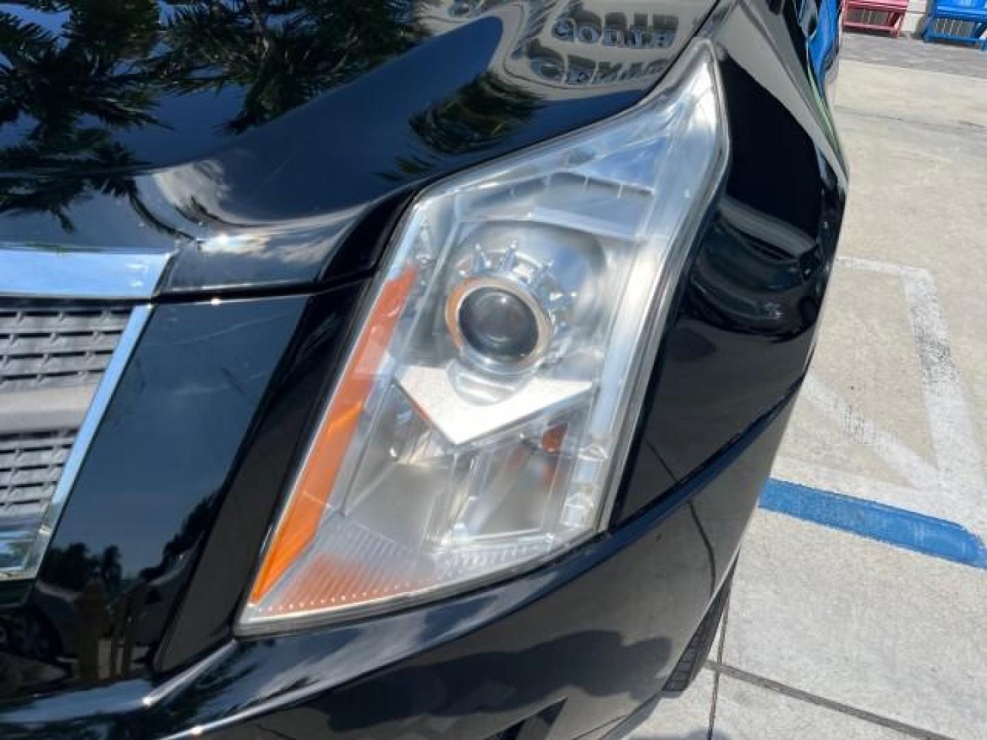 2011 Black Raven /Titanium w/Ebony accents Cadillac SRX Luxury Collection LOW MILES 65,496 (3GYFNAEY1BS) with an 3.0L VVT DOHC V6 SIDI Engine engine, Automatic transmission, located at 4701 North Dixie Hwy, Pompano Beach, FL, 33064, (954) 422-2889, 26.240938, -80.123474 - OUR WEBPAGE FLORIDACARS1.COM HAS OVER 100 PHOTOS AND FREE CARFAX LINK 2011 CADILLAC SRX LUXURY COLLECTION NEW $39,565 ROAD READY VIN: 3GYFNAEY1BS674910 NO ACCIDENTS NO RECALLS 4 DOOR WAGON/SPORT UTILITY FLORIDA OWNER 3.OL V6 3.0L V6 F DOHC 24V LOW MILES 65,496 GASOLINE BACK UP CAMERA/SENSORS FRONT W - Photo#82