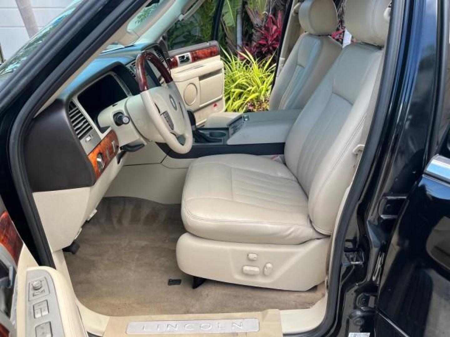 2003 Black /Light Parchment Lincoln Navigator AWD Luxury LOW MILES 74,590 (5LMFU28R43L) with an 5.4L DOHC 32-Valve V8 Intech Engine engine, Automatic transmission, located at 4701 North Dixie Hwy, Pompano Beach, FL, 33064, (954) 422-2889, 26.240938, -80.123474 - OUR WEBPAGE FLORIDACARS1.COM HAS OVER 100 PHOTOS AND FREE CARFAX LINK 2003 LINCOLN NAVIGATOR LUXURY ROAD READY 5.4L V8 VIN: 5LMFU28R43LJ04497 NO RECALLS AWD 4 DOOR WAGON/SPORT UTILITY POWER LEATHER SEATS 5.4L V8 F DOHC LOW MILES 74,590 GASOLINE 3 ROW SEATS 32 SERVICE RECORDS ALL WHEEL DRIVE POWER SU - Photo#10