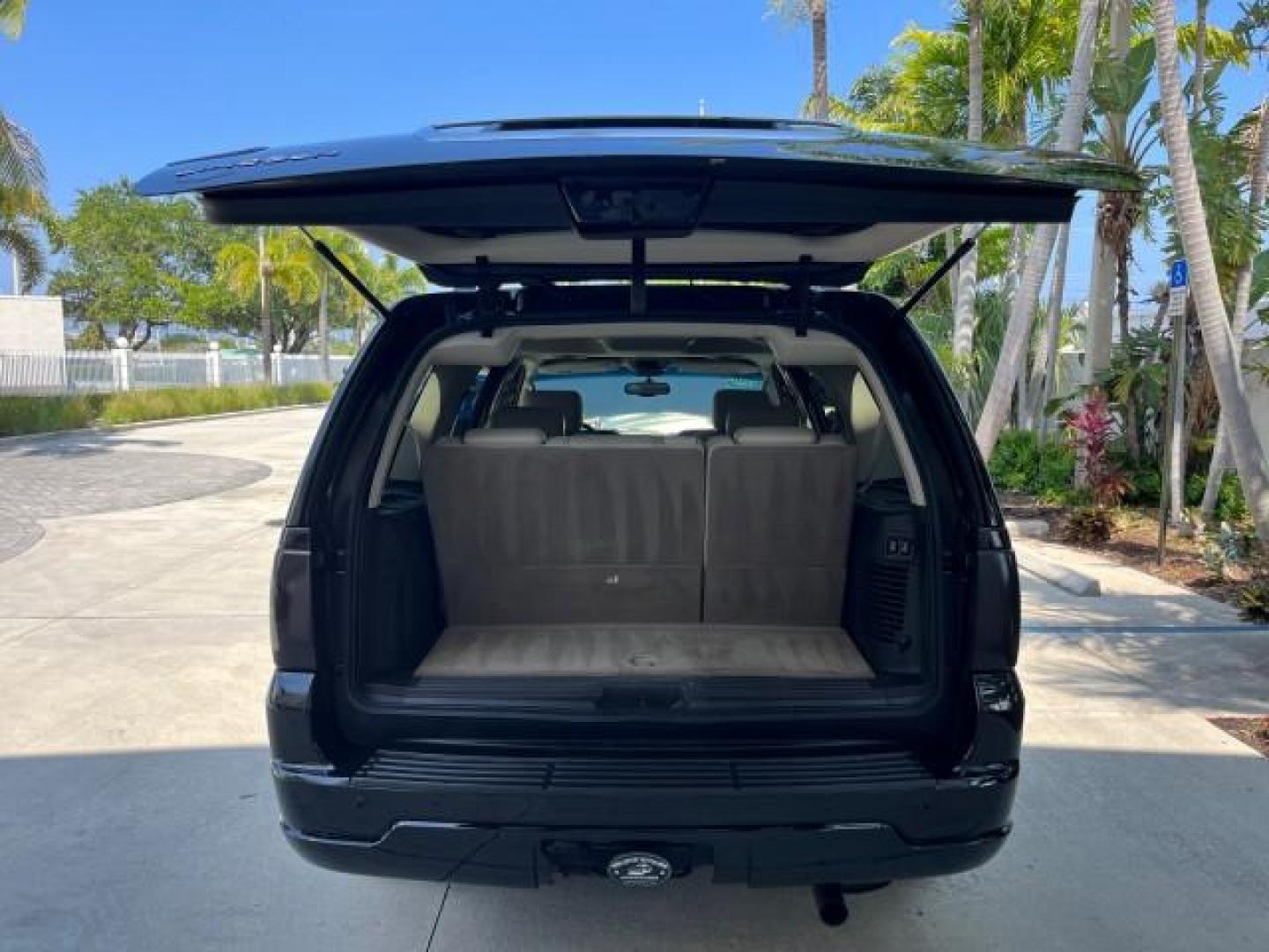 2003 Black /Light Parchment Lincoln Navigator AWD Luxury LOW MILES 74,590 (5LMFU28R43L) with an 5.4L DOHC 32-Valve V8 Intech Engine engine, Automatic transmission, located at 4701 North Dixie Hwy, Pompano Beach, FL, 33064, (954) 422-2889, 26.240938, -80.123474 - OUR WEBPAGE FLORIDACARS1.COM HAS OVER 100 PHOTOS AND FREE CARFAX LINK 2003 LINCOLN NAVIGATOR LUXURY ROAD READY 5.4L V8 VIN: 5LMFU28R43LJ04497 NO RECALLS AWD 4 DOOR WAGON/SPORT UTILITY POWER LEATHER SEATS 5.4L V8 F DOHC LOW MILES 74,590 GASOLINE 3 ROW SEATS 32 SERVICE RECORDS ALL WHEEL DRIVE POWER SU - Photo#55