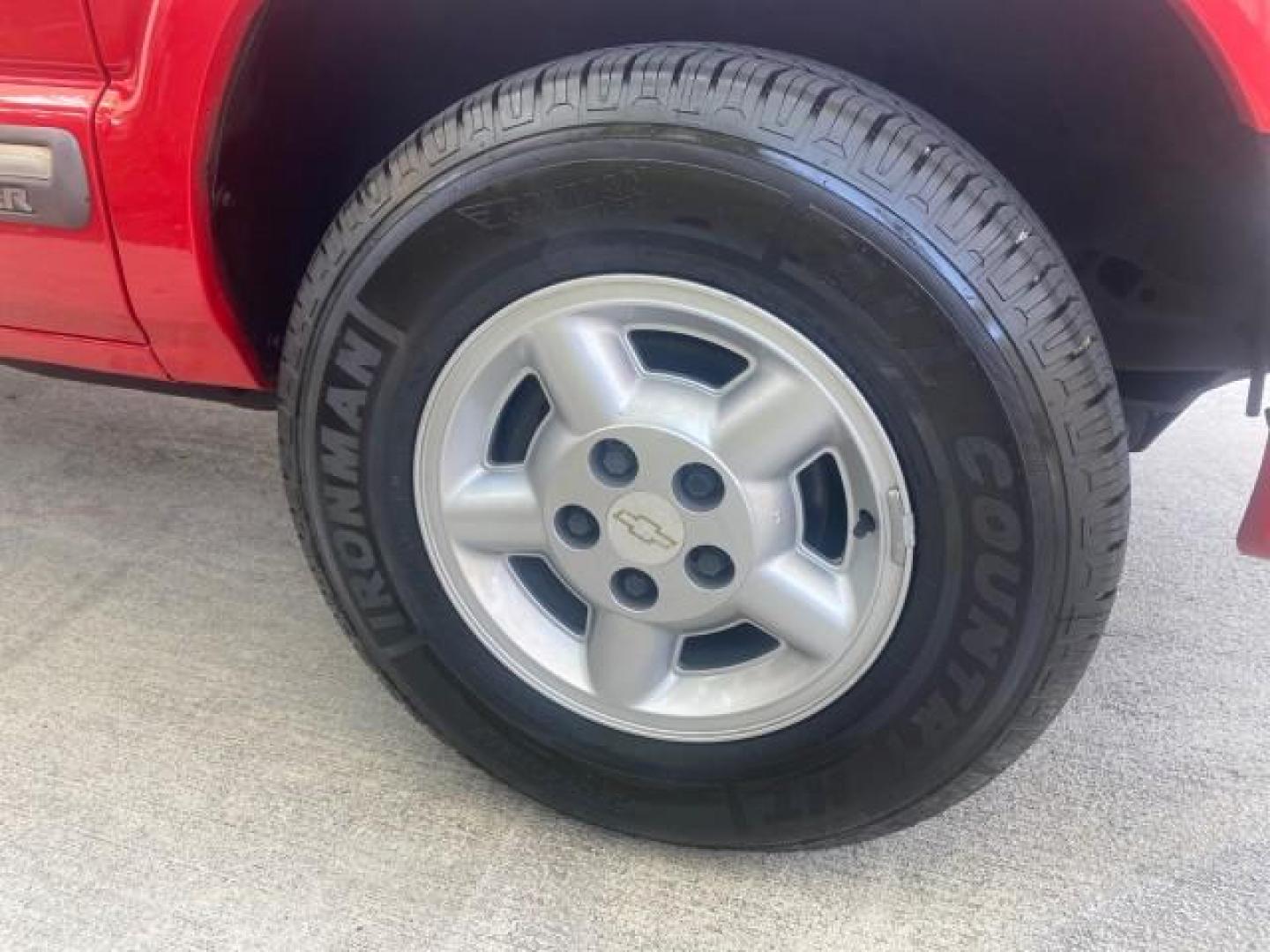 2000 Majestic Red Metallic /Gray/Graphite Chevrolet Blazer 4X4 TrailBlazer LOW MILES 78,578 (1GNDT13W6Y2) with an 4.3L Vortec 1000 SFI V6 Engine engine, Automatic transmission, located at 4701 North Dixie Hwy, Pompano Beach, FL, 33064, (954) 422-2889, 26.240938, -80.123474 - OUR WEBPAGE FLORIDACARS1.COM HAS OVER 100 PHOTOS AND FREE CARFAX LINK 2000 CHEVROLET BLAZER LS ROAD READY 4.3L V6 VIN: 1GNDT13W6Y2210222 NO ACCIDENTS 4 DOOR WAGON/SPORT UTILITY NO RECALLS 4X4 4.3L V6 F OHV 12V LOW MILES 78,578 GASOLINE 1 OWNER REAR WHEEL DRIVE W/ 4X4 11 SERVICE RECORDS 4WD Alloy Whe - Photo#21