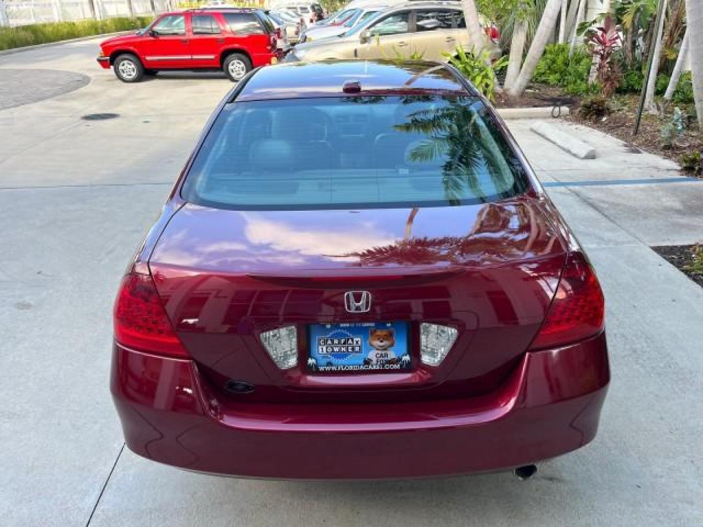 2006 Redondo Red Pearl /Gray Honda Accord Sdn 1 FL EX-L LOW MILES 61,150 (1HGCM56886A) with an 2.4L DOHC MPFI 16-Valve i-VTEC I4 Engine engine, Automatic transmission, located at 4701 North Dixie Hwy, Pompano Beach, FL, 33064, (954) 422-2889, 26.240938, -80.123474 - OUR WEBPAGE FLORIDACARS1.COM HAS OVER 100 PHOTOS AND FREE CARFAX LINK 2006 HONDA ACCORD EX W/LEATHER ROAD READY 2.4L I4 VIN: 1HGCM56886A162961 NO ACCIDENTS 34 MPG SEDAN 4 DR ALL WHEEL ABS NO RECALLS 2.4L I4 F DOHC 16V LOW MILES 61,150 1 OWNER FLORIDA GASOLINE DUAL ZONE AC POWER LEATHER SEATS FRONT W - Photo#86