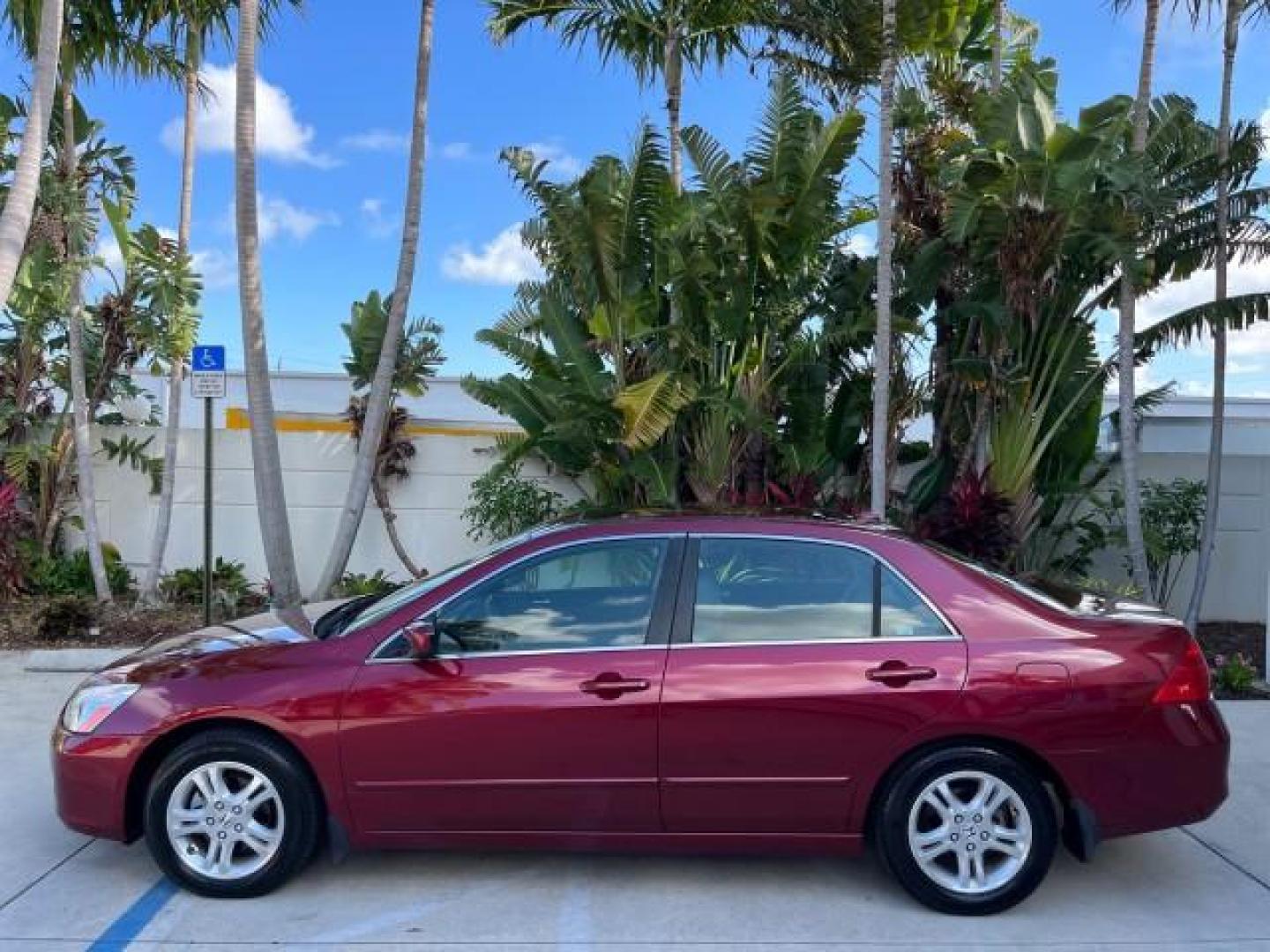 2006 Redondo Red Pearl /Gray Honda Accord Sdn 1 FL EX-L LOW MILES 61,150 (1HGCM56886A) with an 2.4L DOHC MPFI 16-Valve i-VTEC I4 Engine engine, Automatic transmission, located at 4701 North Dixie Hwy, Pompano Beach, FL, 33064, (954) 422-2889, 26.240938, -80.123474 - OUR WEBPAGE FLORIDACARS1.COM HAS OVER 100 PHOTOS AND FREE CARFAX LINK 2006 HONDA ACCORD EX W/LEATHER ROAD READY 2.4L I4 VIN: 1HGCM56886A162961 NO ACCIDENTS 34 MPG SEDAN 4 DR ALL WHEEL ABS NO RECALLS 2.4L I4 F DOHC 16V LOW MILES 61,150 1 OWNER FLORIDA GASOLINE DUAL ZONE AC POWER LEATHER SEATS FRONT W - Photo#91