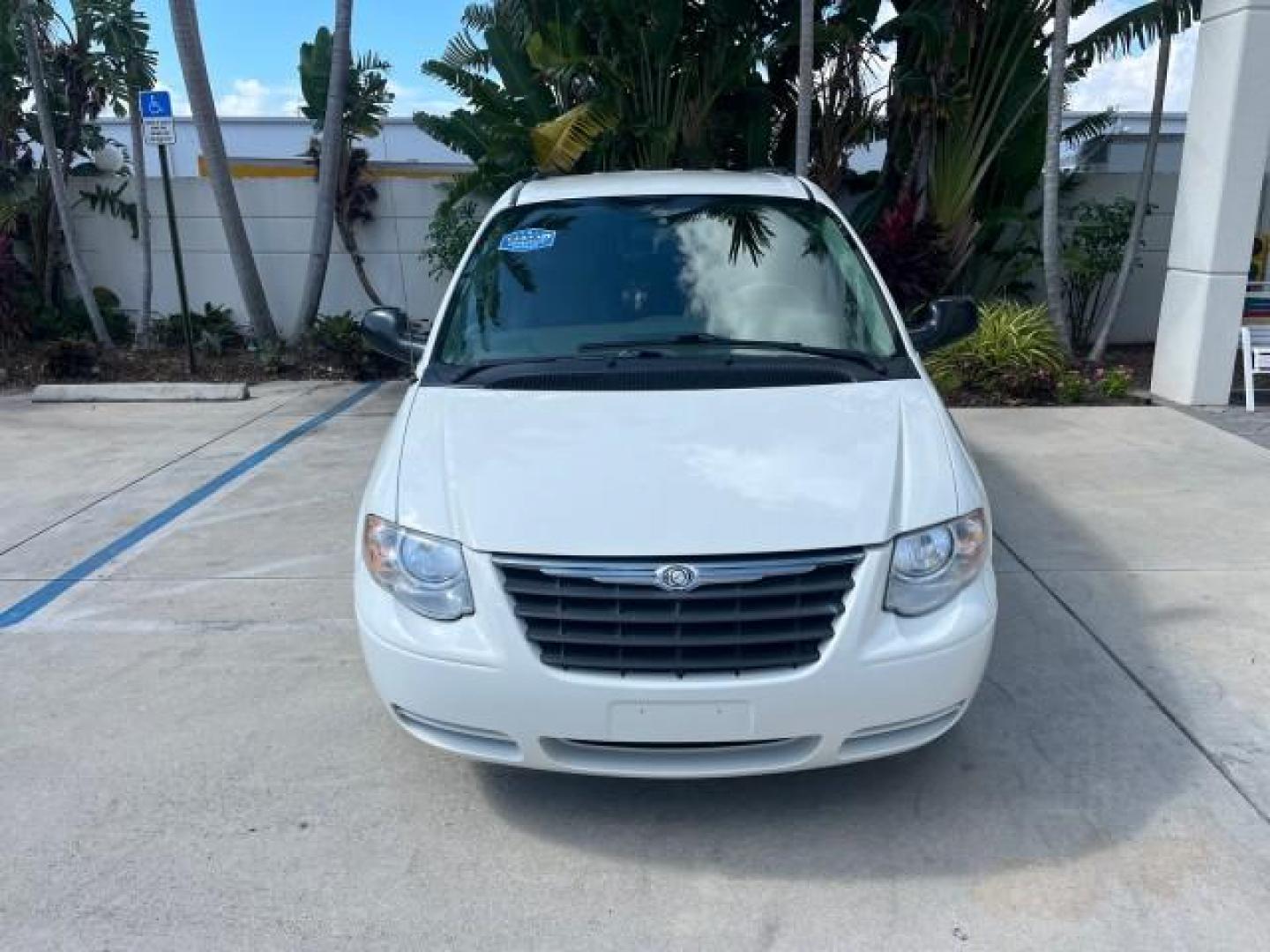 2005 Stone White /Dk Khaki/Lt Graystone Chrysler Town and Country Touring LOW MILES 71,639 (2C8GP54L45R) with an 3.8L OHV SMPI V6 Engine engine, Automatic transmission, located at 4701 North Dixie Hwy, Pompano Beach, FL, 33064, (954) 422-2889, 26.240938, -80.123474 - OUR WEBPAGE FLORIDACARS1.COM HAS OVER 100 PHOTOS AND FREE CARFAX LINK 2005 CHRYSLER TOWN AND COUNTRY TOURING ROAD READY 3.8L V6 VIN: 2C8GP54L45R257251 NO ACCIDENTS VAN DVD NO RECALLS 3.8L V6 F 24V DUAL AC FLORIDA OWNER GASOLINE 3 ROW SEATS POWER SLIDING DOORS FRONT WHEEL DRIVE LOW MILES 71,639 POWER - Photo#2