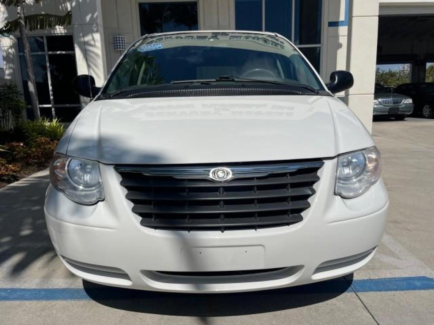 2005 Stone White /Dk Khaki/Lt Graystone Chrysler Town and Country Touring LOW MILES 71,639 (2C8GP54L45R) with an 3.8L OHV SMPI V6 Engine engine, Automatic transmission, located at 4701 North Dixie Hwy, Pompano Beach, FL, 33064, (954) 422-2889, 26.240938, -80.123474 - OUR WEBPAGE FLORIDACARS1.COM HAS OVER 100 PHOTOS AND FREE CARFAX LINK 2005 CHRYSLER TOWN AND COUNTRY TOURING ROAD READY 3.8L V6 VIN: 2C8GP54L45R257251 NO ACCIDENTS VAN DVD NO RECALLS 3.8L V6 F 24V DUAL AC FLORIDA OWNER GASOLINE 3 ROW SEATS POWER SLIDING DOORS FRONT WHEEL DRIVE LOW MILES 71,639 POWER - Photo#83