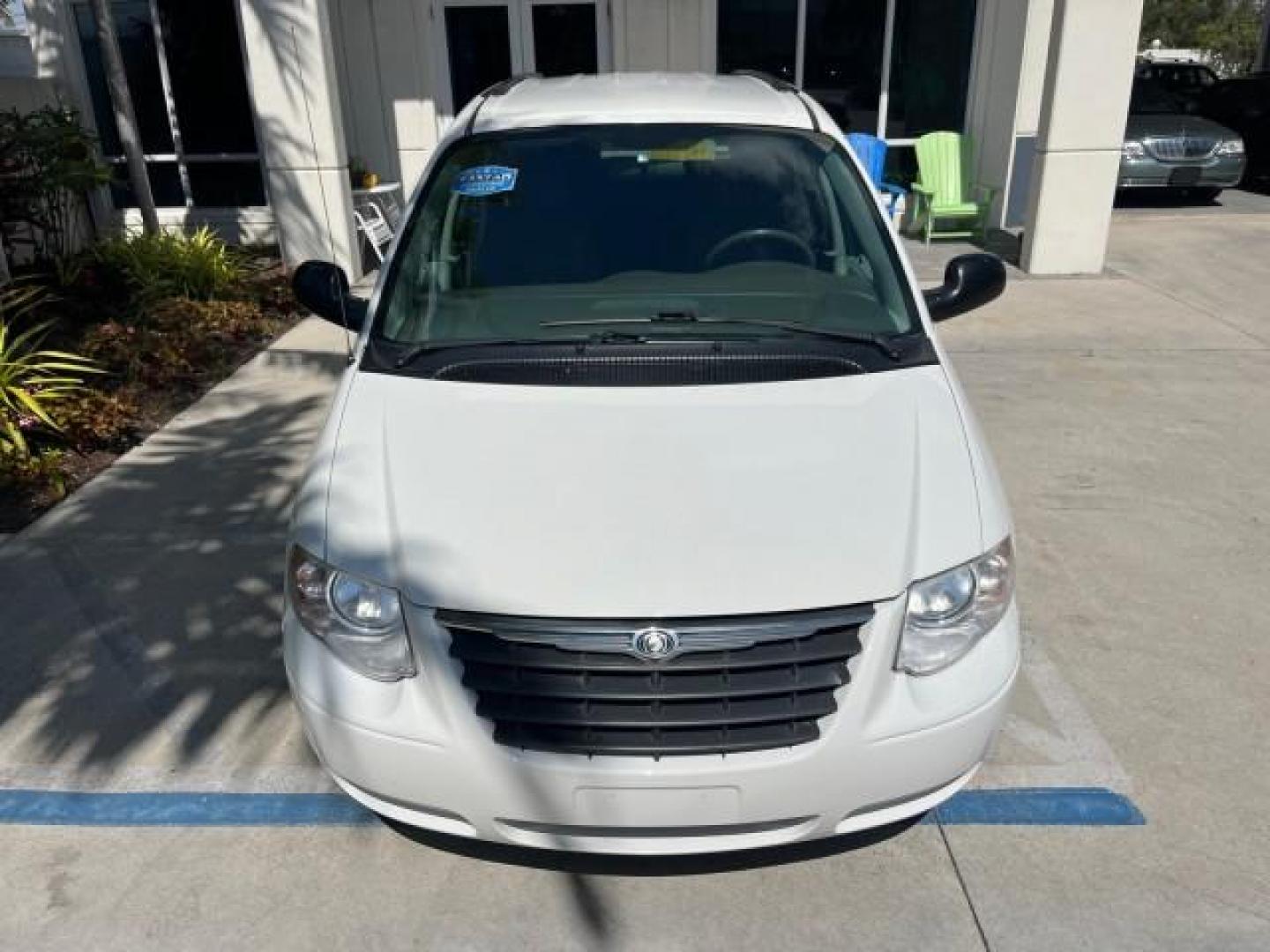 2005 Stone White /Dk Khaki/Lt Graystone Chrysler Town and Country Touring LOW MILES 71,639 (2C8GP54L45R) with an 3.8L OHV SMPI V6 Engine engine, Automatic transmission, located at 4701 North Dixie Hwy, Pompano Beach, FL, 33064, (954) 422-2889, 26.240938, -80.123474 - OUR WEBPAGE FLORIDACARS1.COM HAS OVER 100 PHOTOS AND FREE CARFAX LINK 2005 CHRYSLER TOWN AND COUNTRY TOURING ROAD READY 3.8L V6 VIN: 2C8GP54L45R257251 NO ACCIDENTS VAN DVD NO RECALLS 3.8L V6 F 24V DUAL AC FLORIDA OWNER GASOLINE 3 ROW SEATS POWER SLIDING DOORS FRONT WHEEL DRIVE LOW MILES 71,639 POWER - Photo#84