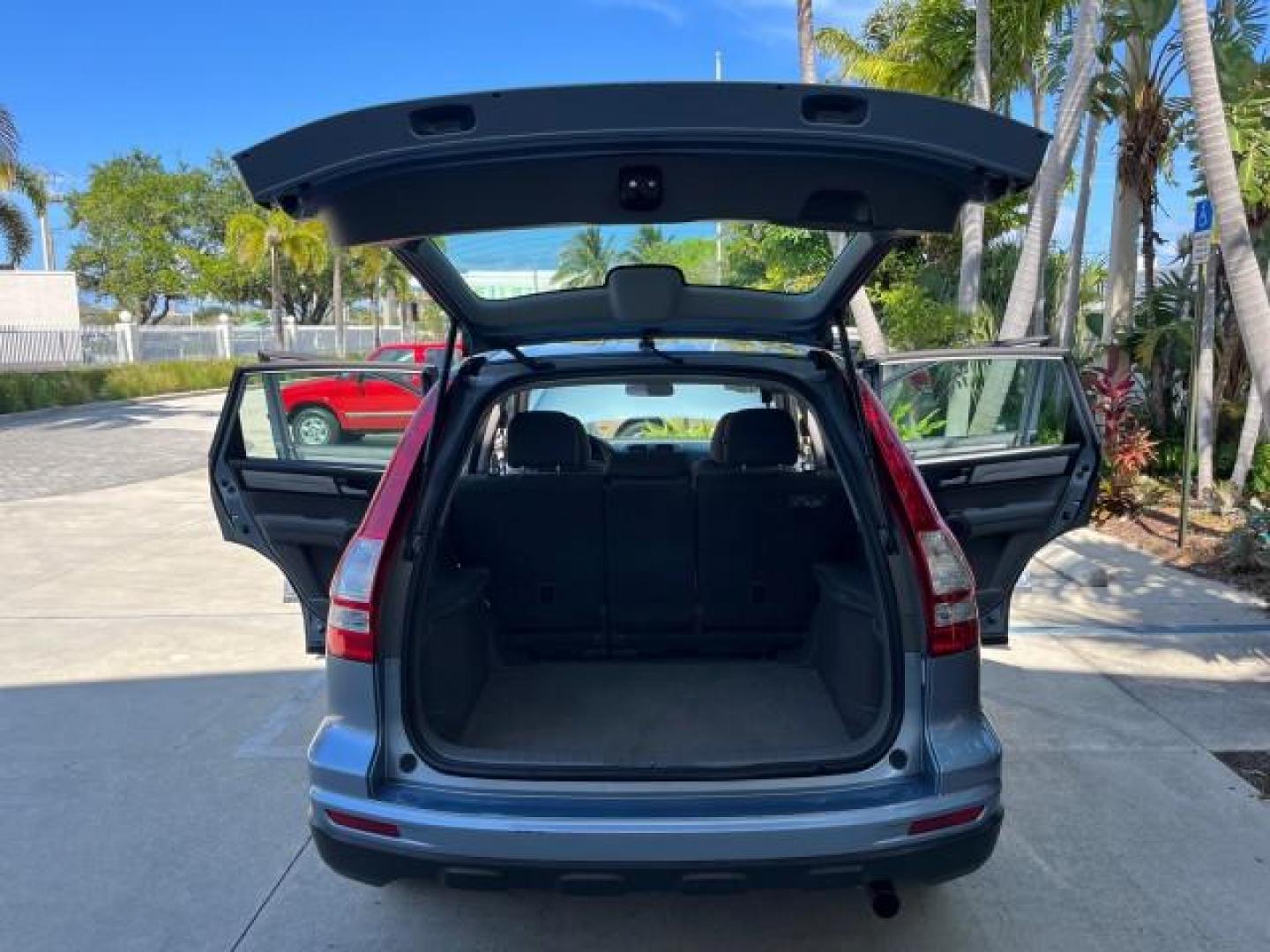 2010 Royal Blue Pearl /Gray Honda CR-V 1 FL LX LOW MILES 61,950 (5J6RE3H34AL) with an 2.4L DOHC MPFI 16-Valve i-VTEC I4 Engine engine, Automatic transmission, located at 4701 North Dixie Hwy, Pompano Beach, FL, 33064, (954) 422-2889, 26.240938, -80.123474 - 2010 HONDA CR-V LX ROAD READY 2.4L I4 VIN: 5J6RE3H34AL034154 NO ACCIDENTS 28 MPG 4 DOOR WAGON/SPORT UTILITY 1 OWNER FLORIDA 2.4L I4 F DOHC 16V LOW MILES 61,950 GASOLINE 9 SERVICE RECORDS FRONT WHEEL DRIVE POWER MIRRORS Active Head Restraints Anti-Theft System Braking Assist Chrome Grille Cruise Cont - Photo#15