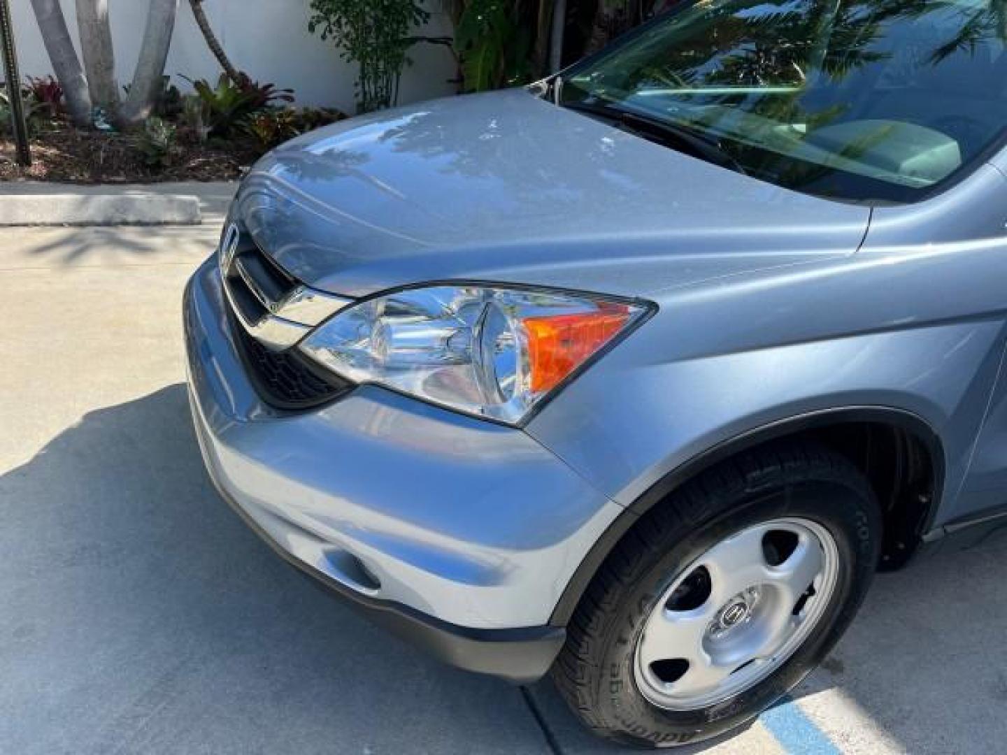 2010 Royal Blue Pearl /Gray Honda CR-V 1 FL LX LOW MILES 61,950 (5J6RE3H34AL) with an 2.4L DOHC MPFI 16-Valve i-VTEC I4 Engine engine, Automatic transmission, located at 4701 North Dixie Hwy, Pompano Beach, FL, 33064, (954) 422-2889, 26.240938, -80.123474 - 2010 HONDA CR-V LX ROAD READY 2.4L I4 VIN: 5J6RE3H34AL034154 NO ACCIDENTS 28 MPG 4 DOOR WAGON/SPORT UTILITY 1 OWNER FLORIDA 2.4L I4 F DOHC 16V LOW MILES 61,950 GASOLINE 9 SERVICE RECORDS FRONT WHEEL DRIVE POWER MIRRORS Active Head Restraints Anti-Theft System Braking Assist Chrome Grille Cruise Cont - Photo#82