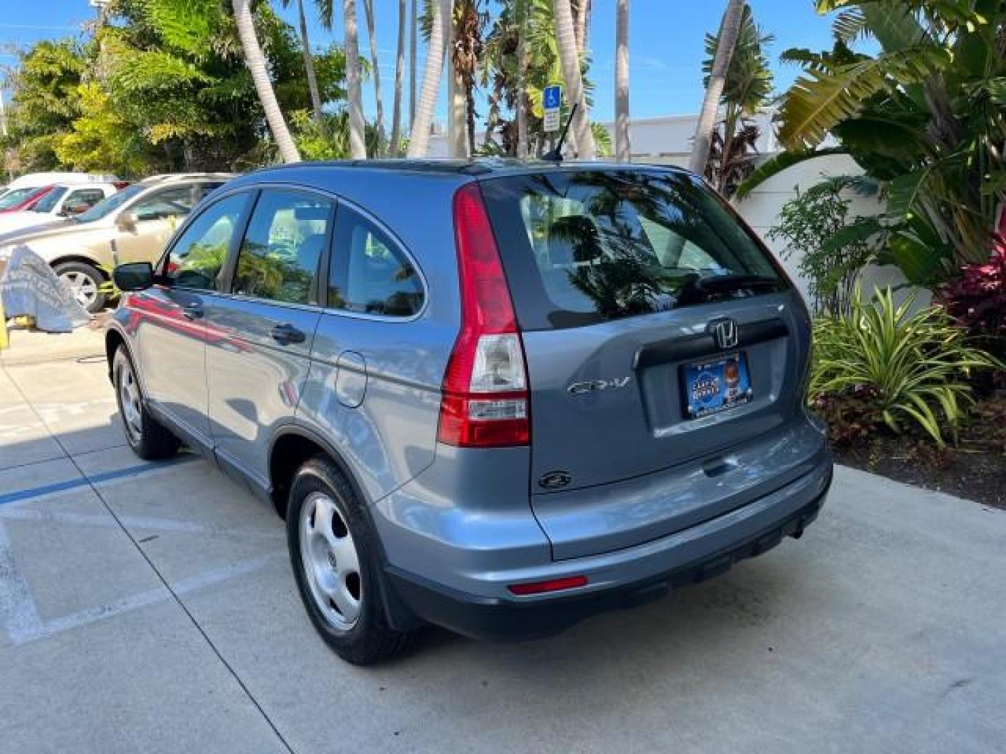 2010 Royal Blue Pearl /Gray Honda CR-V 1 FL LX LOW MILES 61,950 (5J6RE3H34AL) with an 2.4L DOHC MPFI 16-Valve i-VTEC I4 Engine engine, Automatic transmission, located at 4701 North Dixie Hwy, Pompano Beach, FL, 33064, (954) 422-2889, 26.240938, -80.123474 - 2010 HONDA CR-V LX ROAD READY 2.4L I4 VIN: 5J6RE3H34AL034154 NO ACCIDENTS 28 MPG 4 DOOR WAGON/SPORT UTILITY 1 OWNER FLORIDA 2.4L I4 F DOHC 16V LOW MILES 61,950 GASOLINE 9 SERVICE RECORDS FRONT WHEEL DRIVE POWER MIRRORS Active Head Restraints Anti-Theft System Braking Assist Chrome Grille Cruise Cont - Photo#96