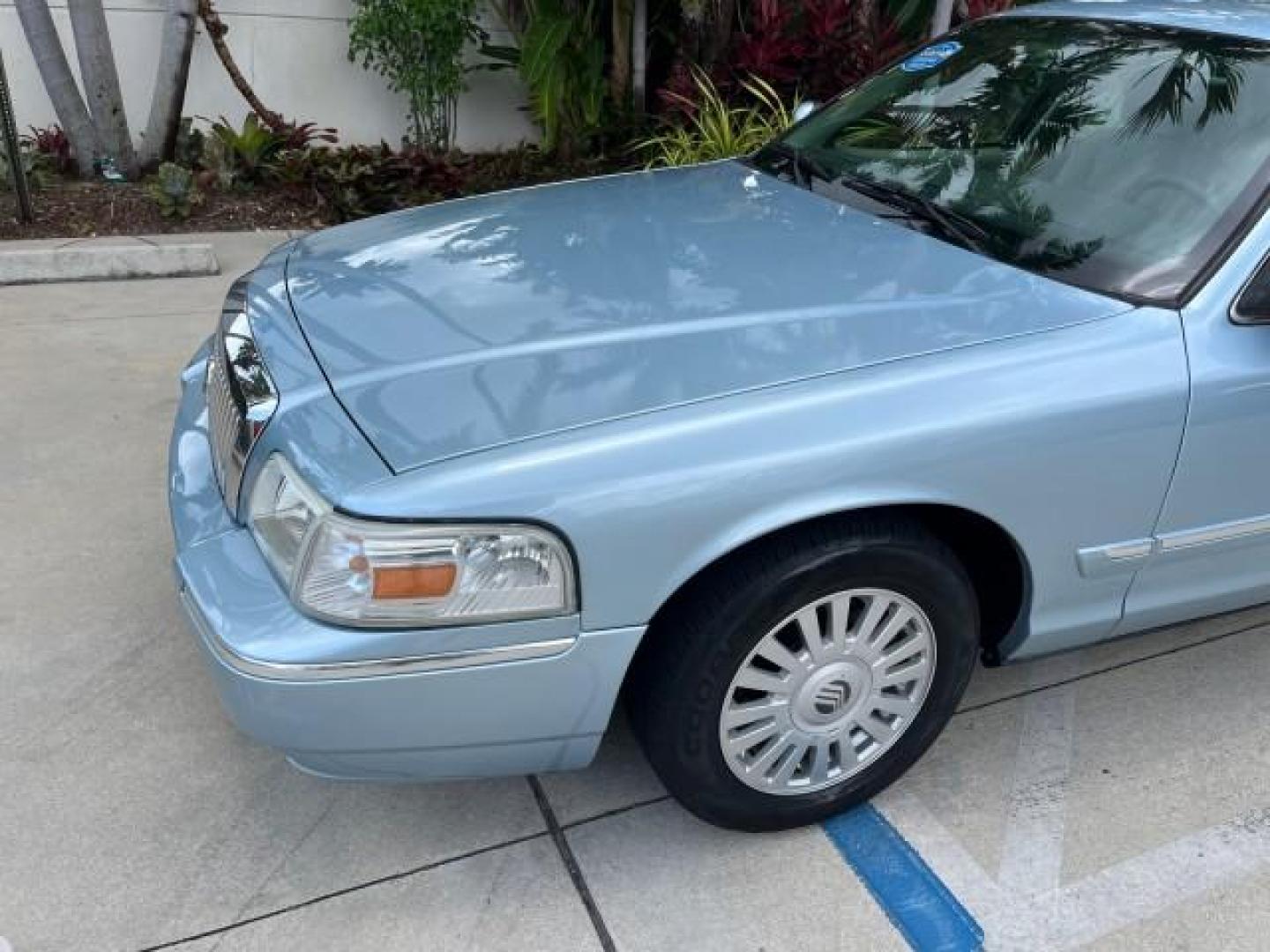 2007 Light Ice Blue Metallic /Medium Light Stone Mercury Grand Marquis LS LOW MILES 63,188 (2MEFM75V77X) with an 4.6L SOHC FFV V8 Engine engine, Automatic transmission, located at 4701 North Dixie Hwy, Pompano Beach, FL, 33064, (954) 422-2889, 26.240938, -80.123474 - OUR WEBPAGE FLORIDACARS1.COM HAS OVER 100 PHOTOS AND FREE CARFAX LINK 2007 MERCURY GRAND MARQUIS LS ROAD READY 4.6L V8 VIN: 2MEFM75V77X617644 FLORIDA OWNER SEDAN 4 DR LOW MILES 63,188 4.6L V8 F SOHC NO RECALLS FLEX FUEL 15 SERVICE RECORDS REAR WHEEL DRIVE POWER LEATHER SEATS Adaptive Headlights Adju - Photo#72